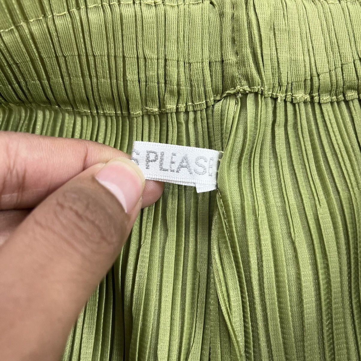 Pleats Please Issey Miyake Vintage Pleats Please Issey Miyake Green Monthly June Pants Size US 28 / EU 44 - 12 Thumbnail