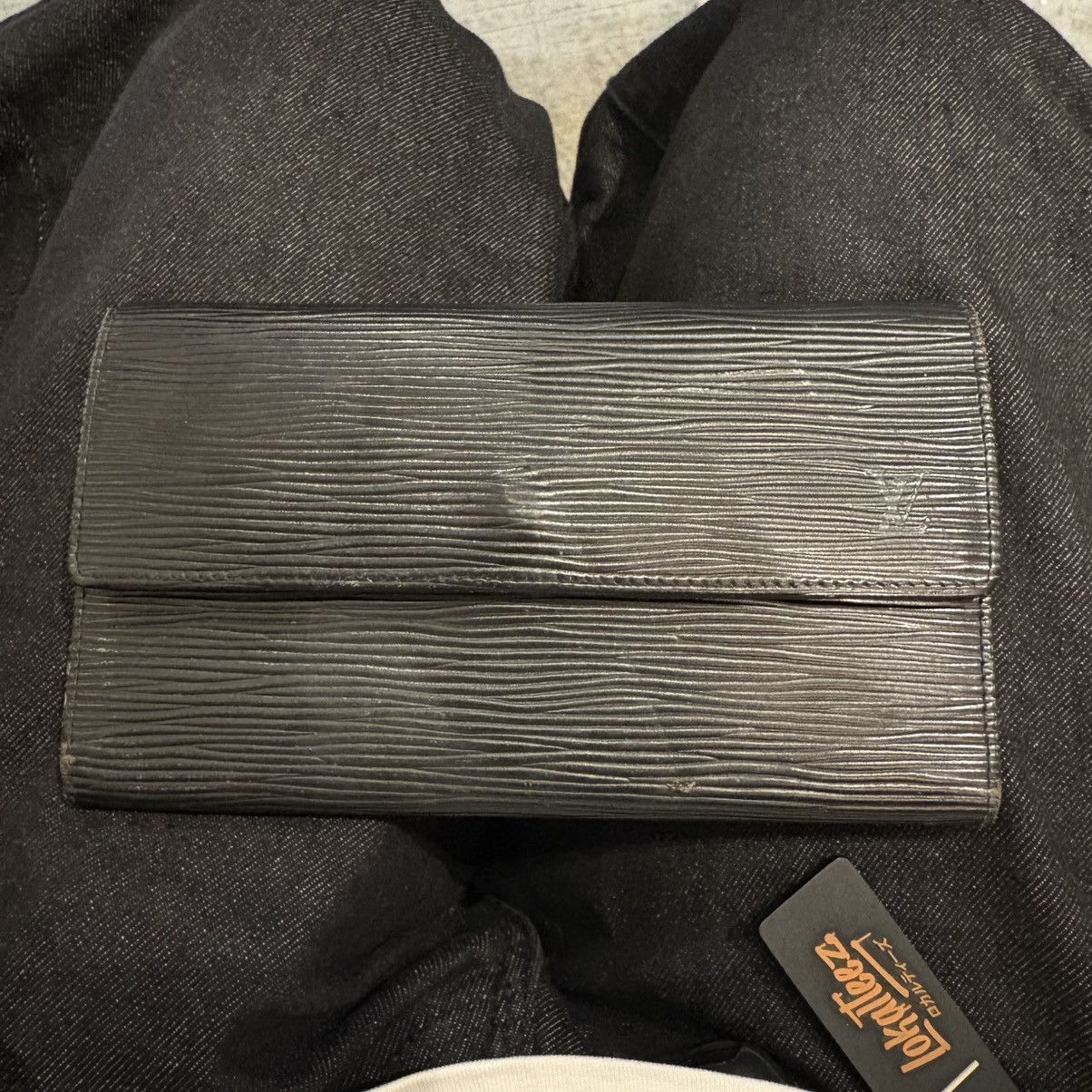 Louis Vuitton Louis Vuitton Sarah Wallet Epi Leather Size ONE SIZE - 1 Thumbnail