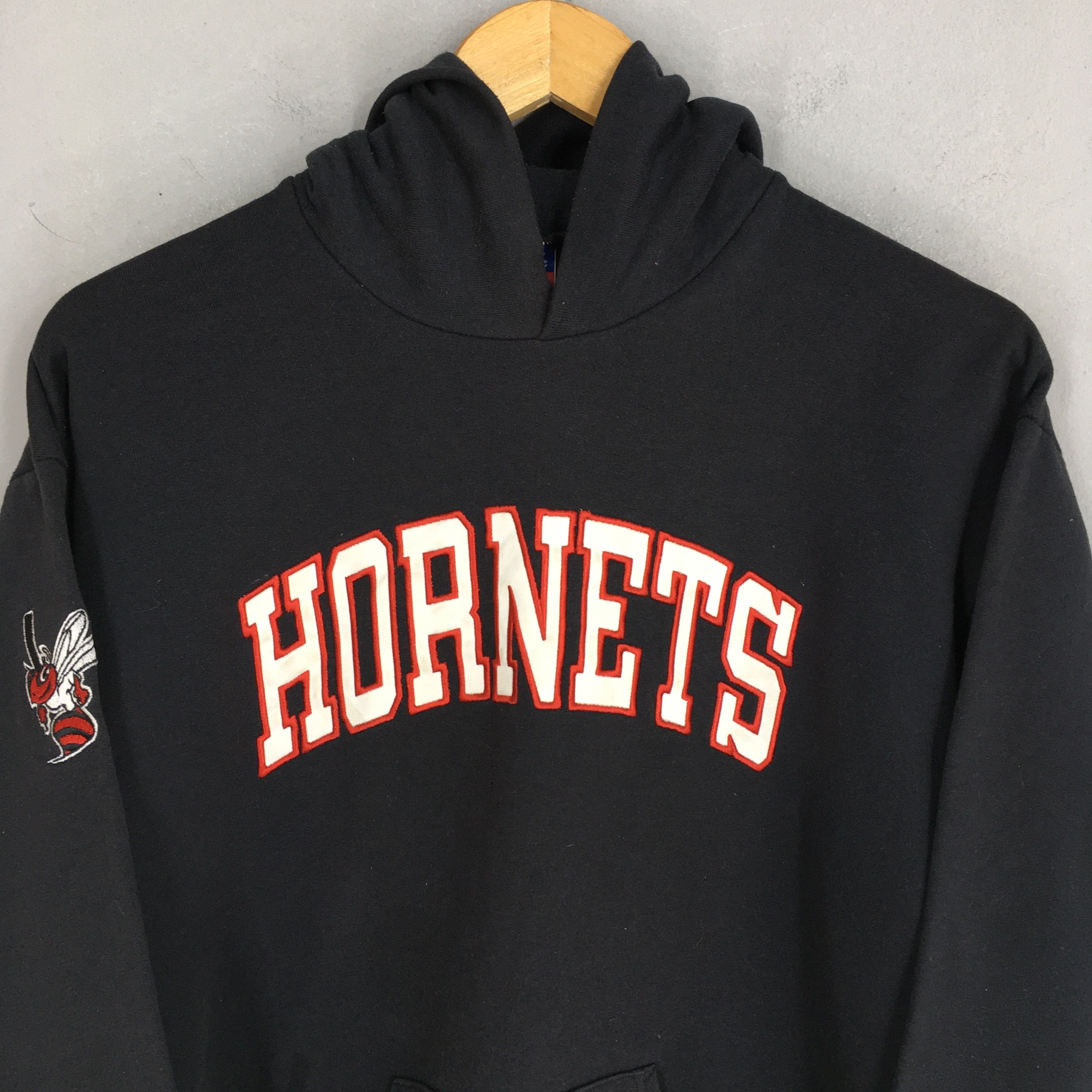 Champion × NBA × Vintage Vintage Charlotte Hornets Basketball Hoodie Medium Size US M / EU 48-50 / 2 - 2 Thumbnail