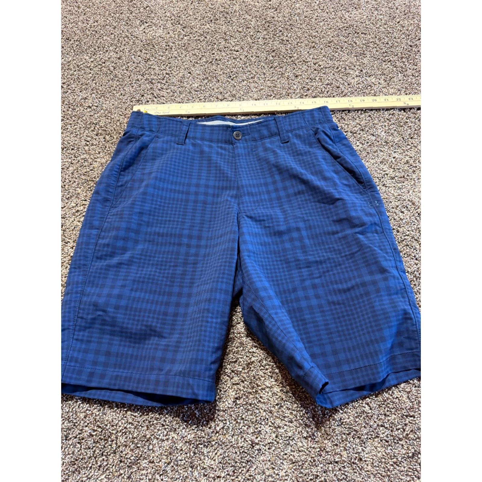 Under Armour Under Armour Mens Shorts Size 34 Blue Plaid Loose Fit Inseam 10" Golf Casual Size US 34 / EU 50 - 7 Thumbnail