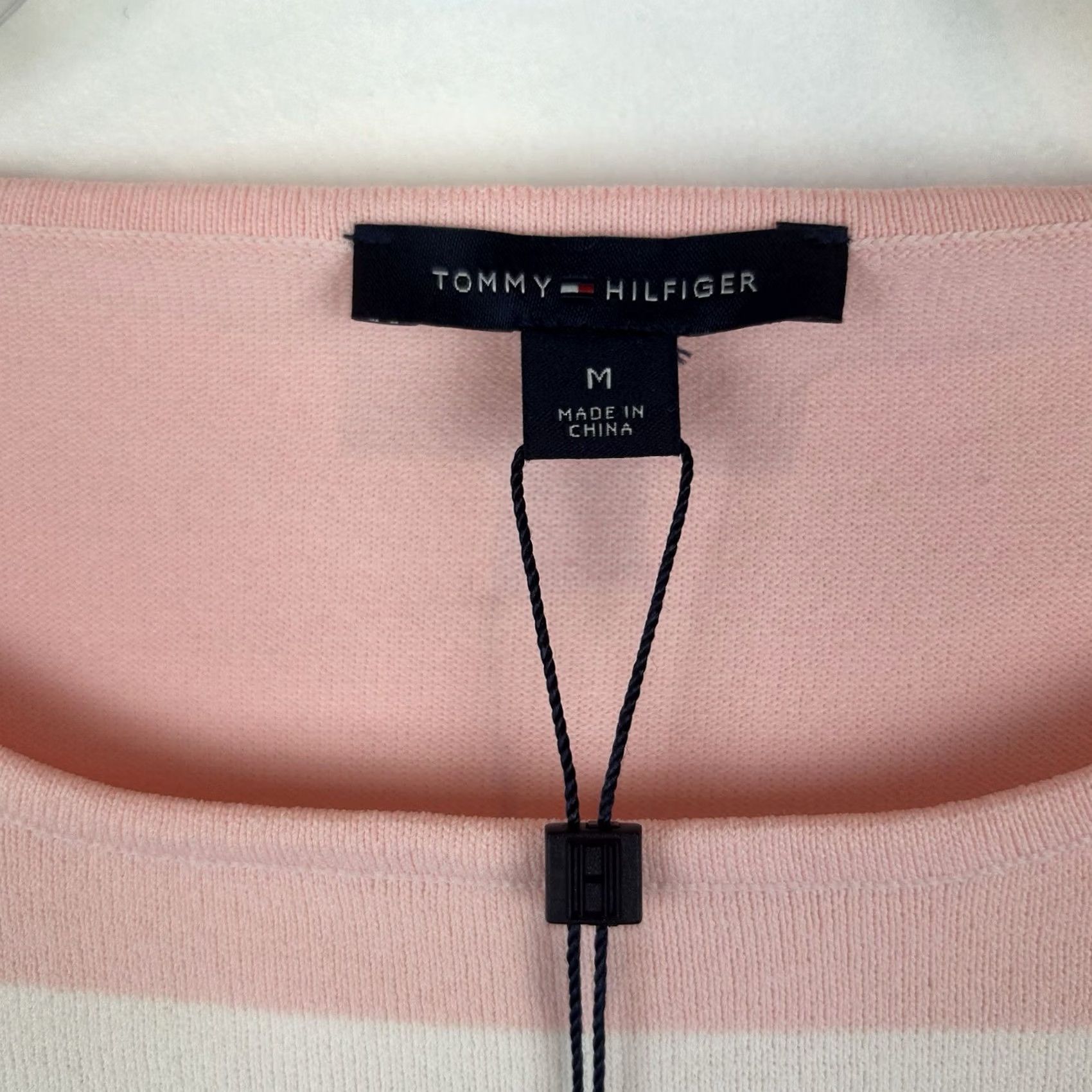 Tommy Hilfiger Tommy Hilfiger Top Womens Medium Bell Sleeve Sweater Pink Stripe Knit Bell Sleeve Crew Neck Logo Pullover Winter Spring Fall Size M / US 6-8 / IT 42-44 - 5 Thumbnail