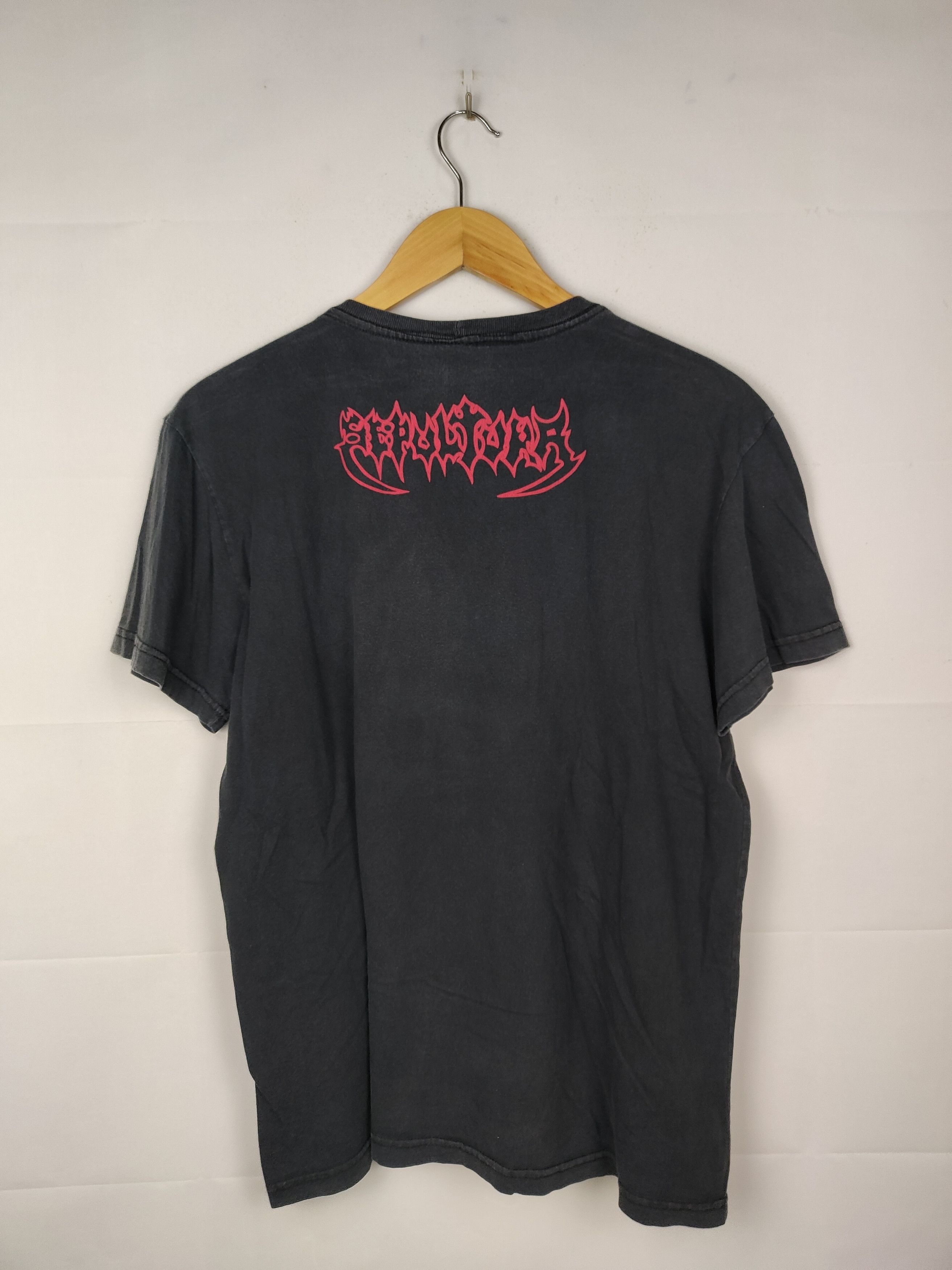 Band Tees Vintage Sepultura Band Shirt Size US L / EU 52-54 / 3 - 4 Thumbnail