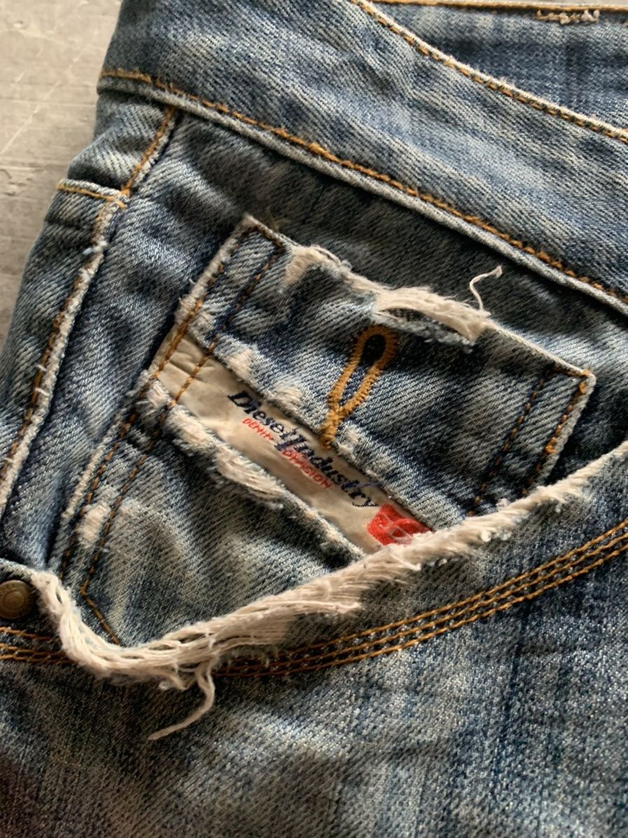 Designer × Diesel distressed loose diesel industry jeans Size US 37 - 7 Thumbnail