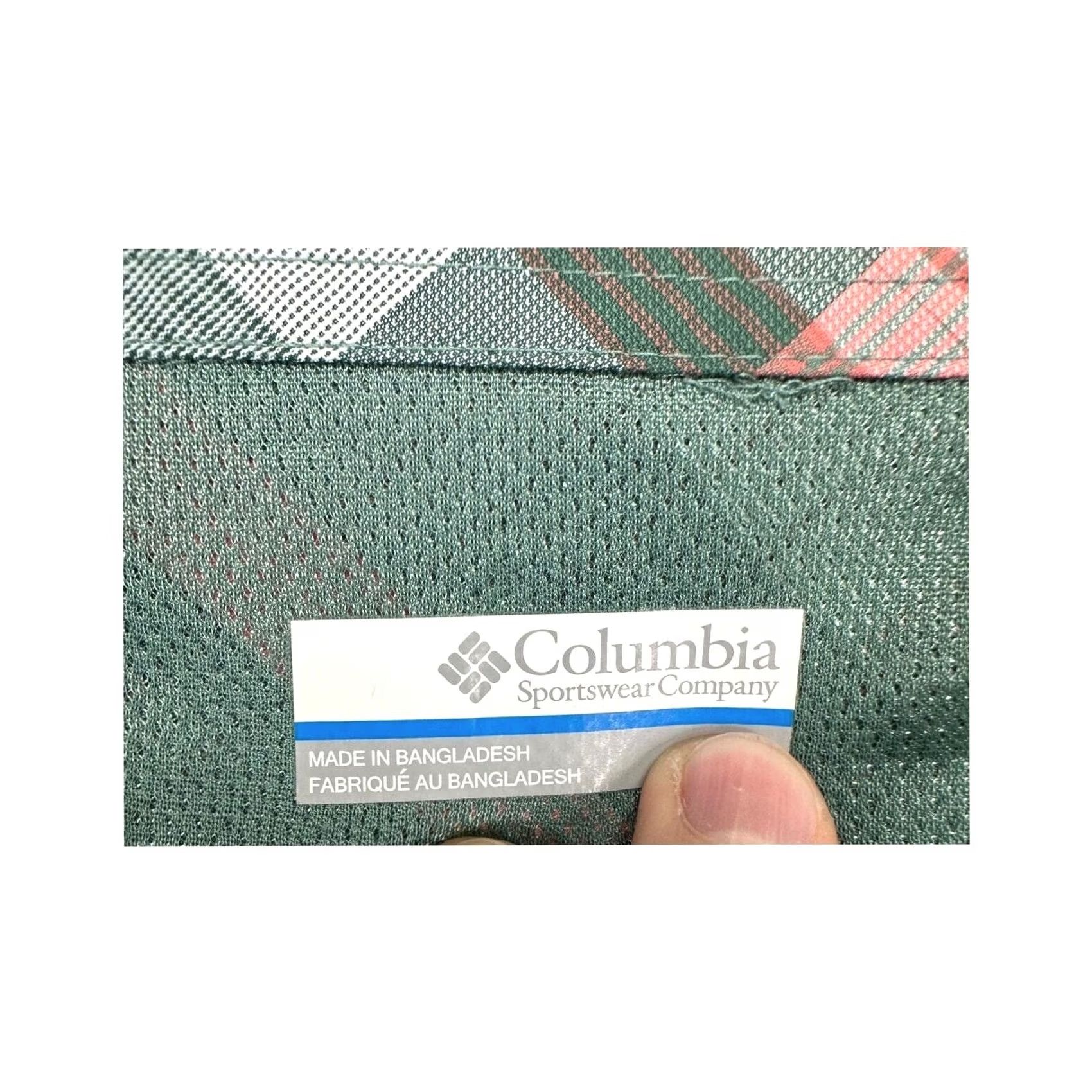 Vintage Columbia Shirt Mens Large Green Nylon Hiking Button Up Vented Collared Short Sleeve Misc Casual Outdoor Size US L / EU 52-54 / 3 - 6 Thumbnail