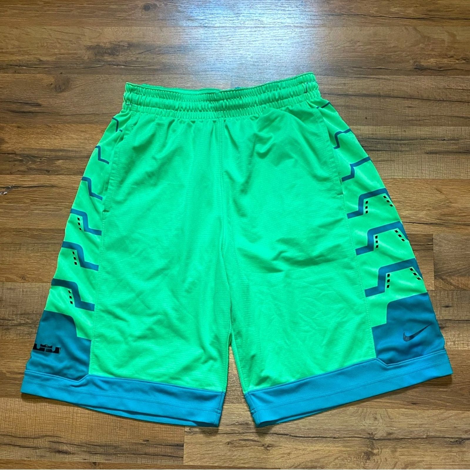 Nike 2010 Nike Dri-Fit Lebron Shorts Size US 28 / EU 44 - 1 Thumbnail