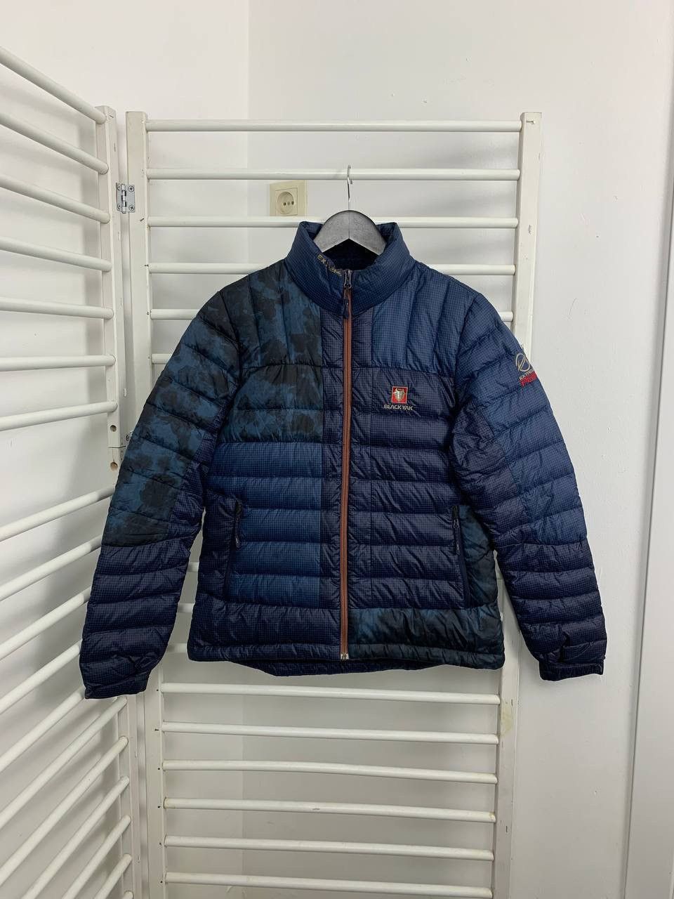 BLACKYAK BlackYak Extreme Peak Blue Puffer 🇰🇷 Size US M / EU 48-50 / 2 - 1 Thumbnail