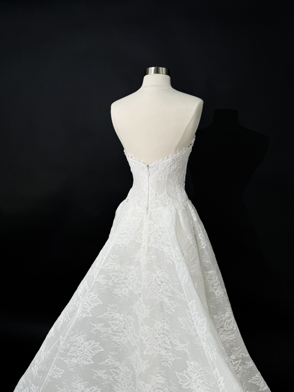 Other Preloved US 2 Anna Augusta Corded Chantilly lace Bridal Gown Size XS / US 0-2 / IT 36-38 - 6 Thumbnail