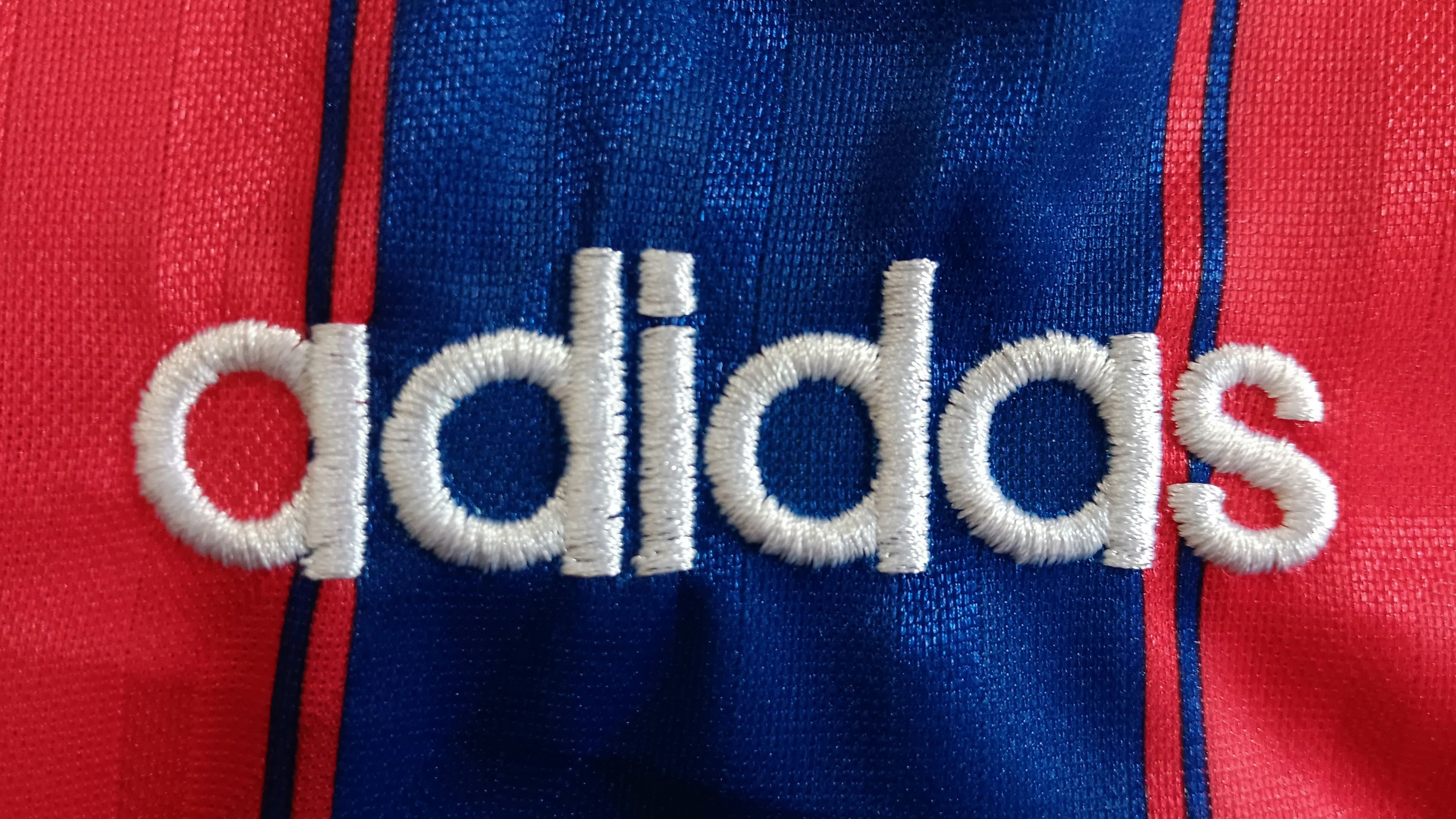 Adidas 1995-1997 | Bayern Munich (Home) | Vintage Jersey Size US S / EU 44-46 / 1 - 4 Thumbnail