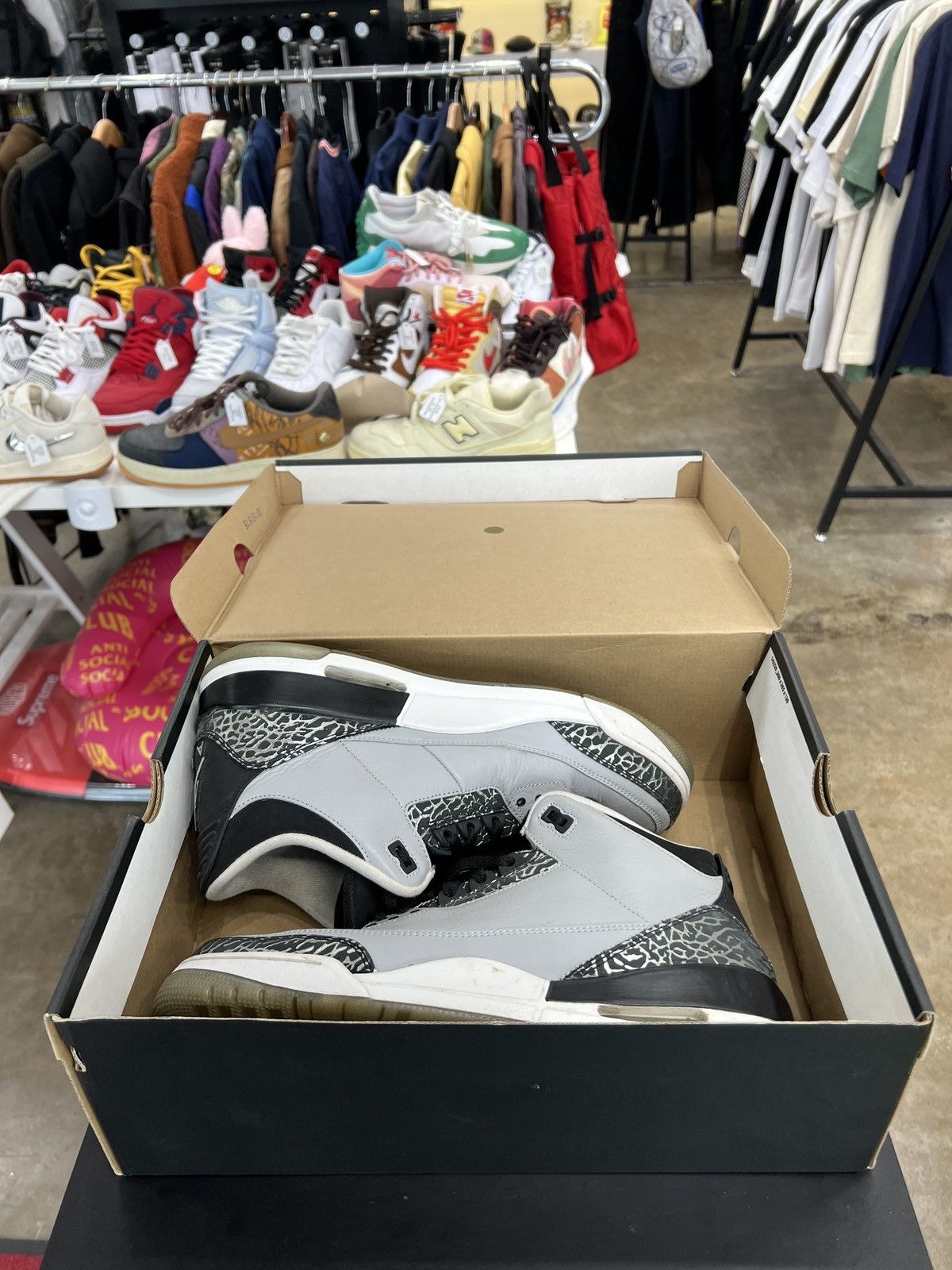 Jordan Brand Air Jordan 3 Wolf Grey Sz. 12 (2014) Size US 12 / EU 45 - 10 Thumbnail