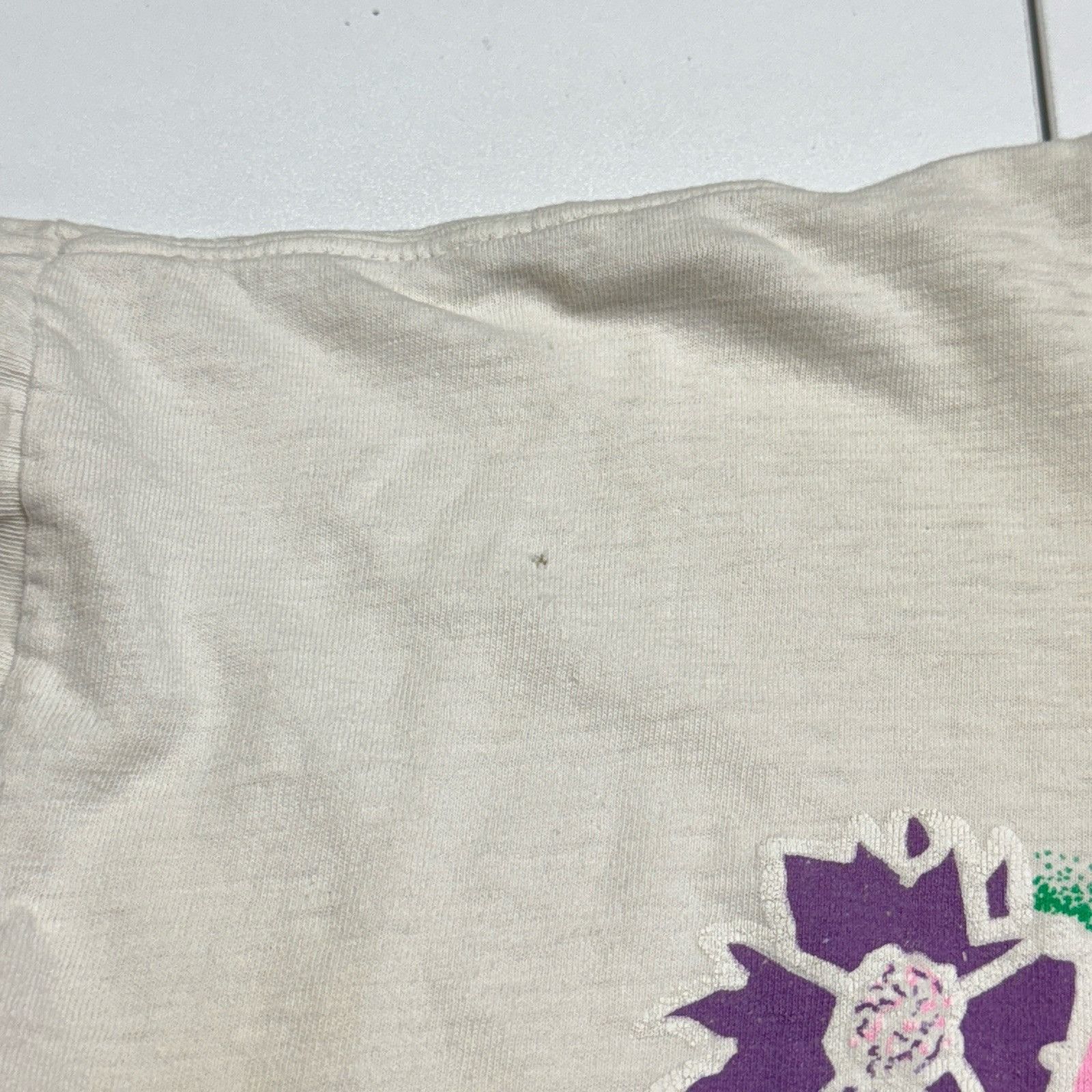 Vintage Vintage 90s Flower Art T Shirt White Single Stitch Size L Size US L / EU 52-54 / 3 - 4 Thumbnail