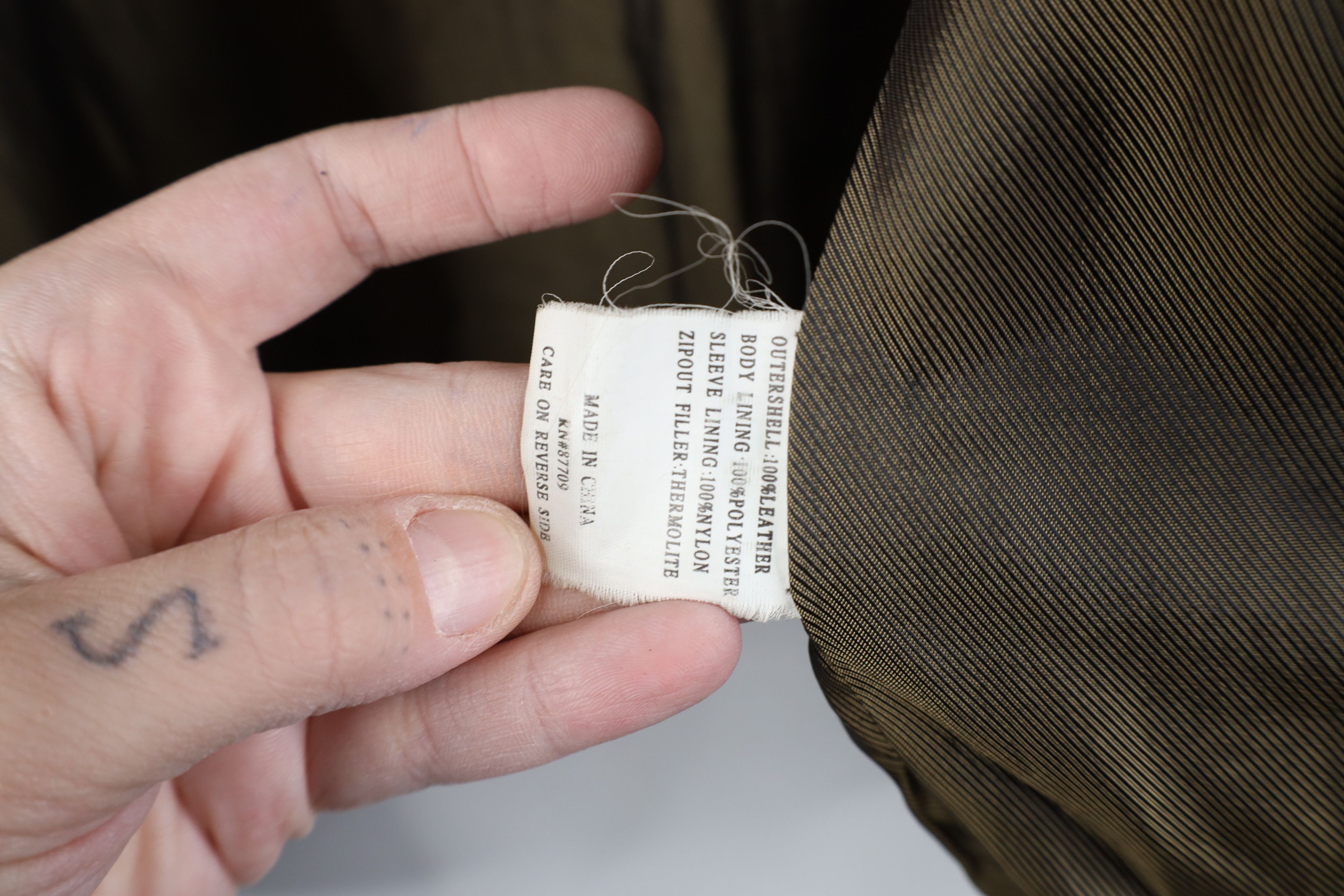 Vintage Vintage 90s Streetwear Heavyweight Full Zip Leather Jacket Size US L / EU 52-54 / 3 - 12 Thumbnail