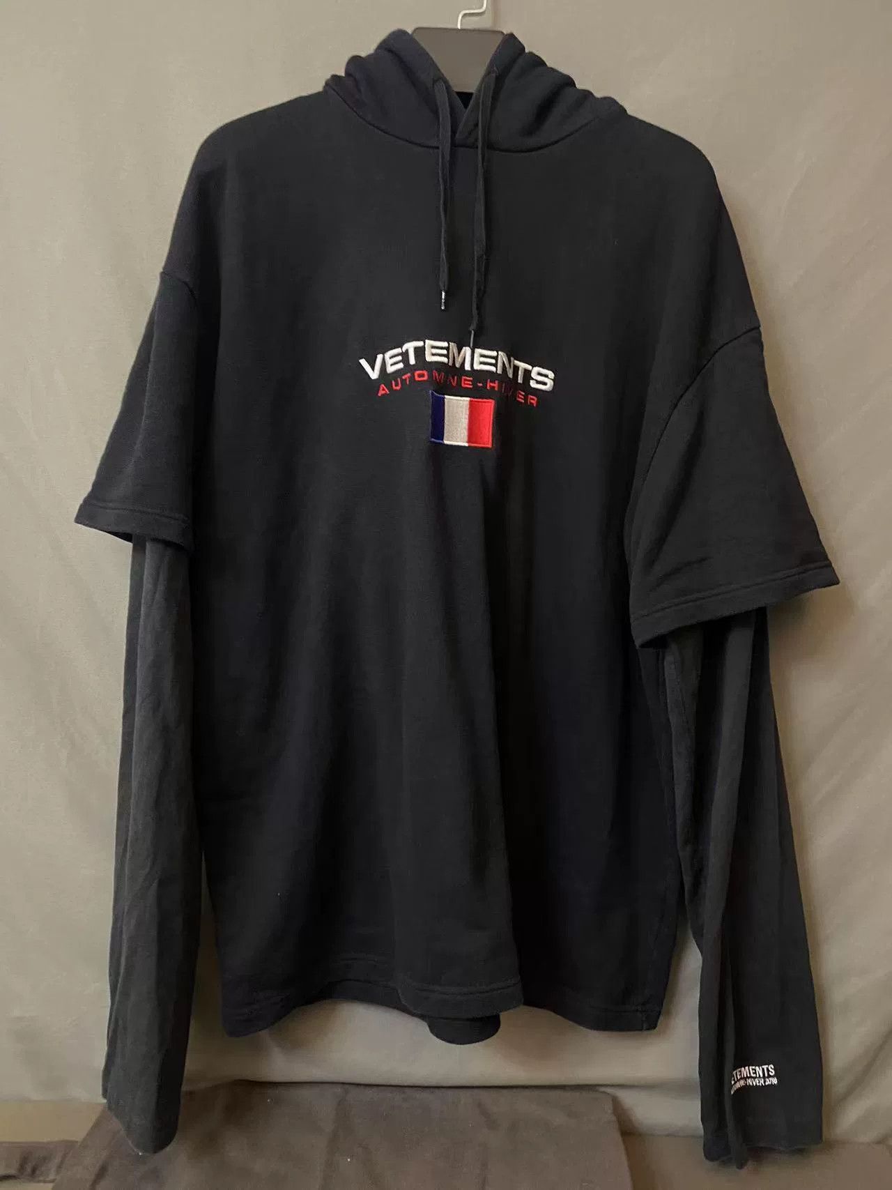 Vetements Vetements Embroidered Hoodie XS Men Size US XS / EU 42 / 0 - 1 Thumbnail