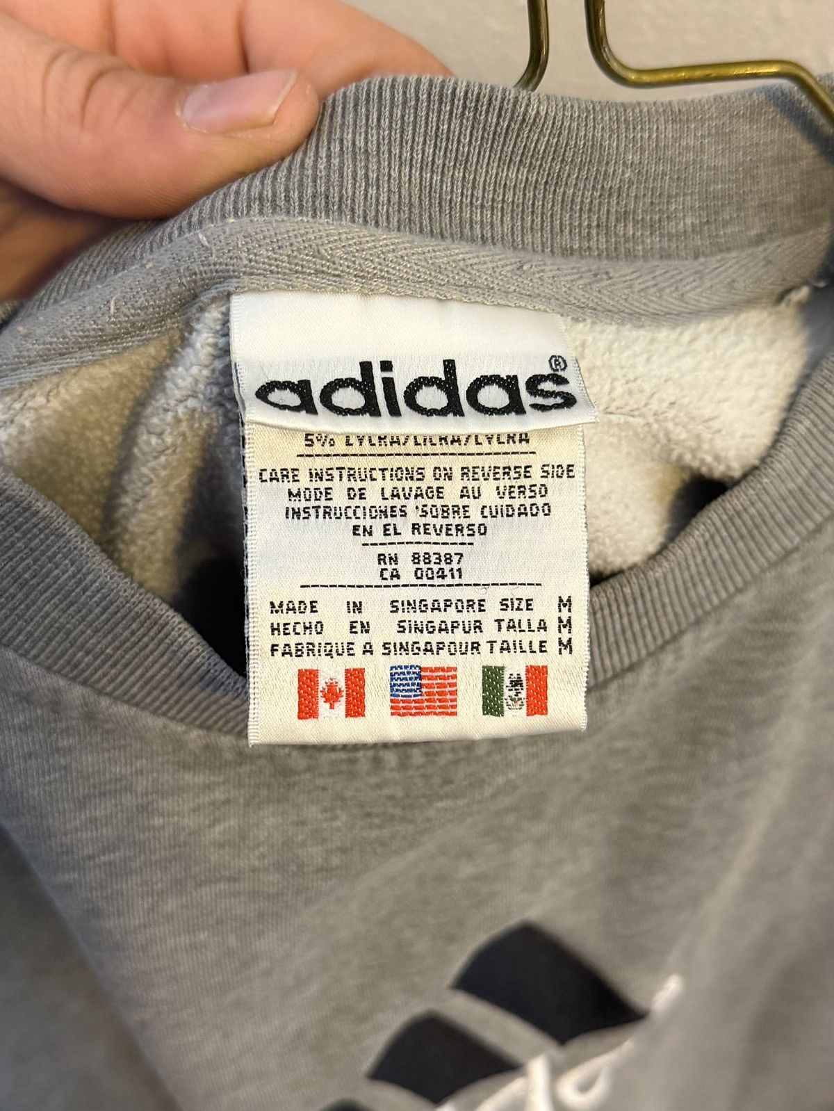 Adidas vtg 90s adidas heavyweight cropped crewneck medium Size US M / EU 48-50 / 2 - 2 Thumbnail