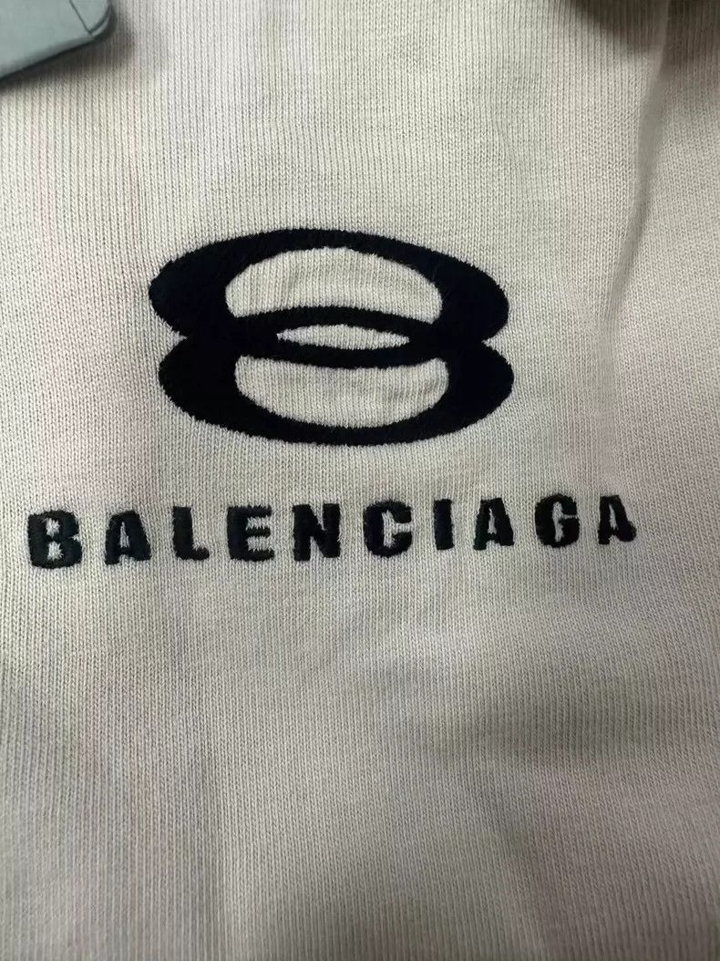 Balenciaga Balenciaga Monogrammed printed crewneck pullover T-shirt Size US L / EU 52-54 / 3 - 3 Thumbnail