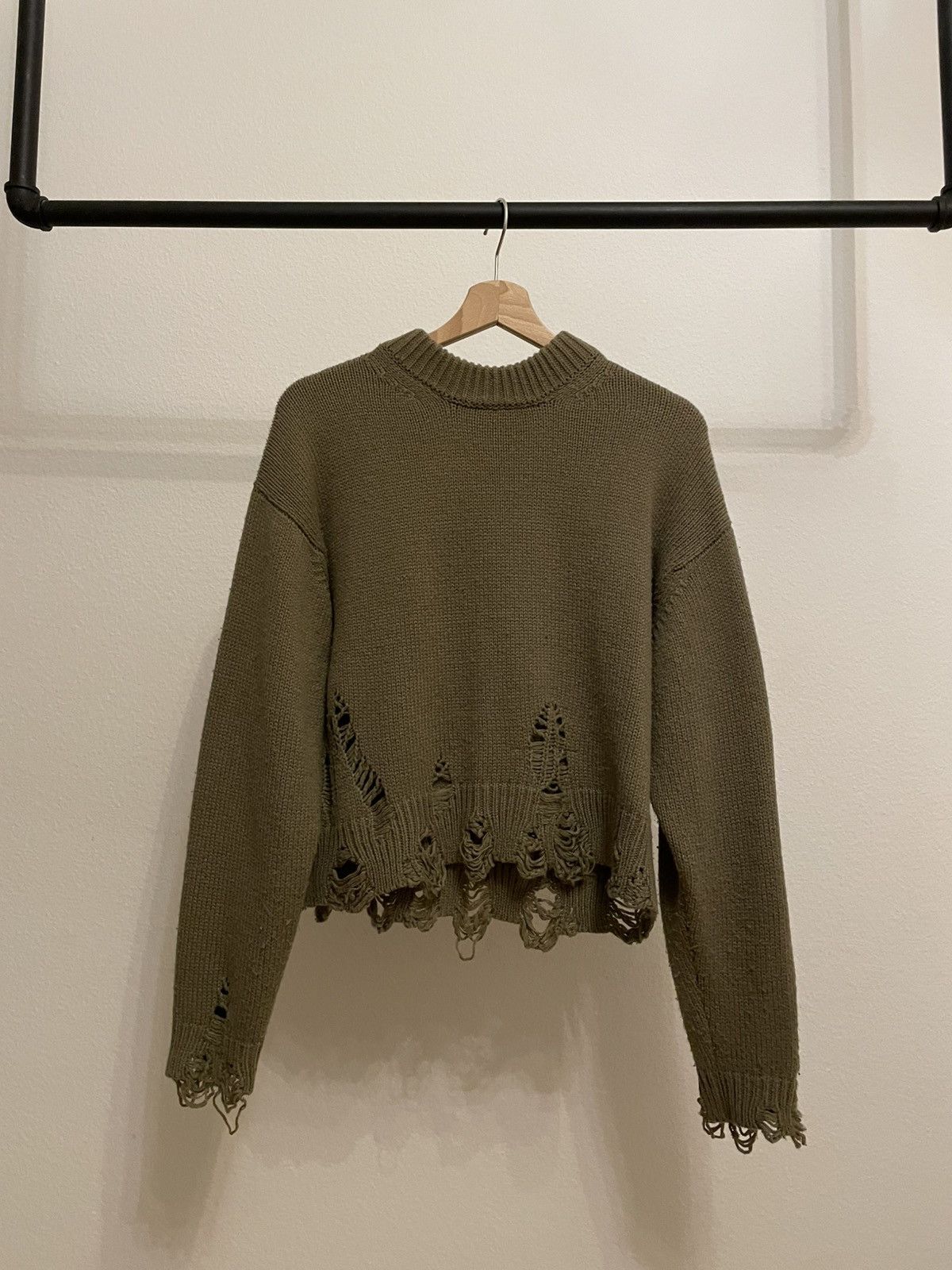 Mihara Yashuiro cropped distressed knit