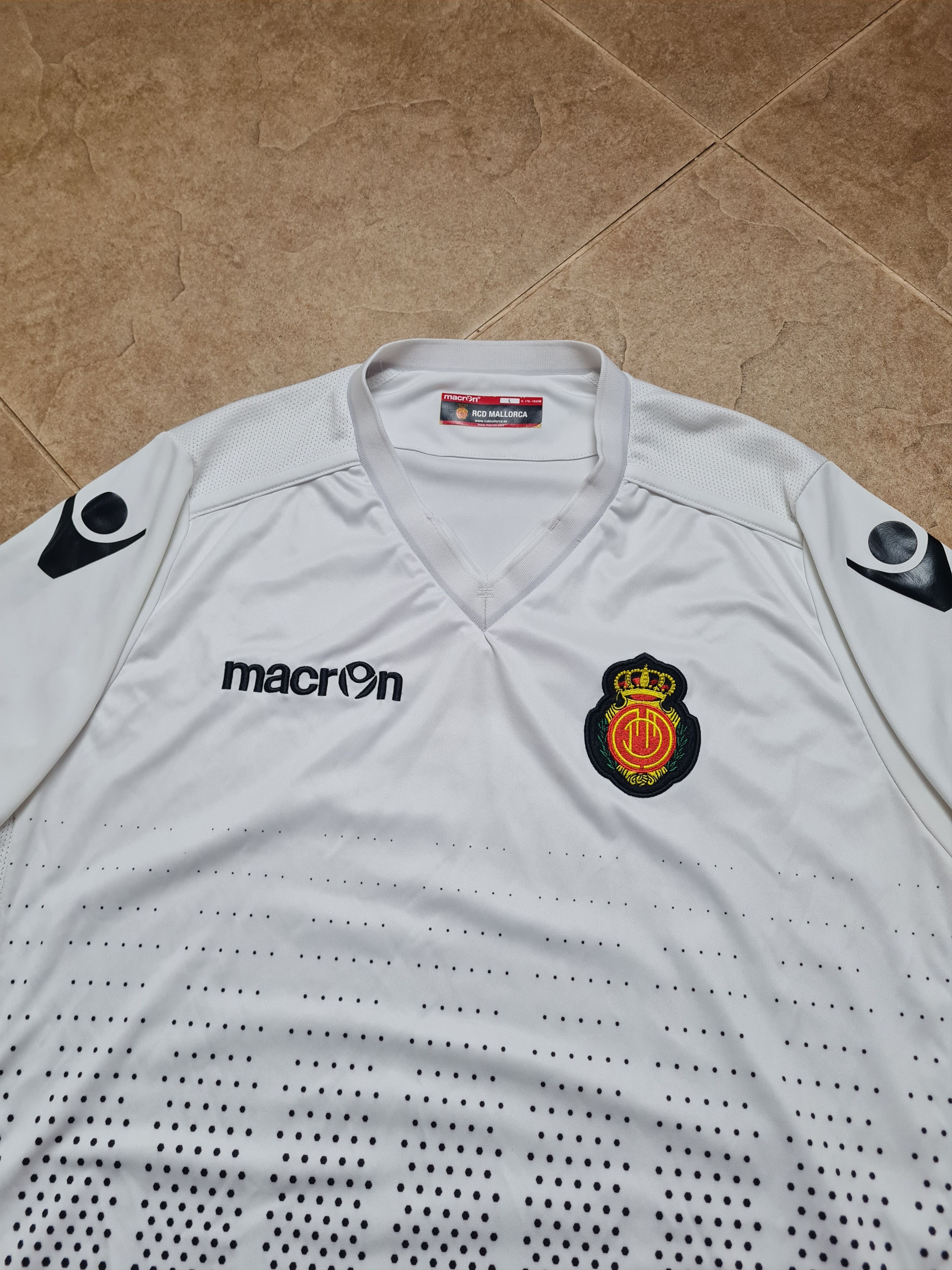 Macron MACRON WHITE REAL MALLORKA 2015/2016 AWAY FOOTBALL SHIRT Size US L / EU 52-54 / 3 - 15 Thumbnail