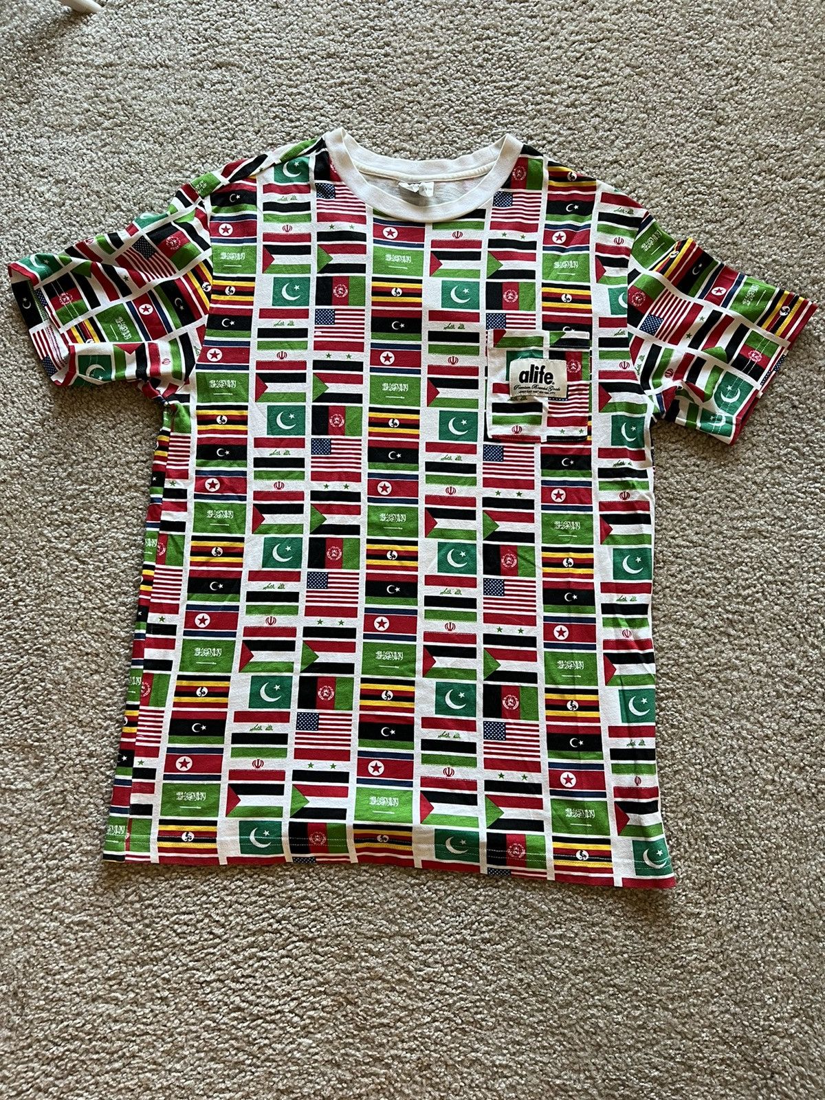 Alife Alife Flag Print All Over Terror T-Shirt Size US L / EU 52-54 / 3 - 1 Thumbnail
