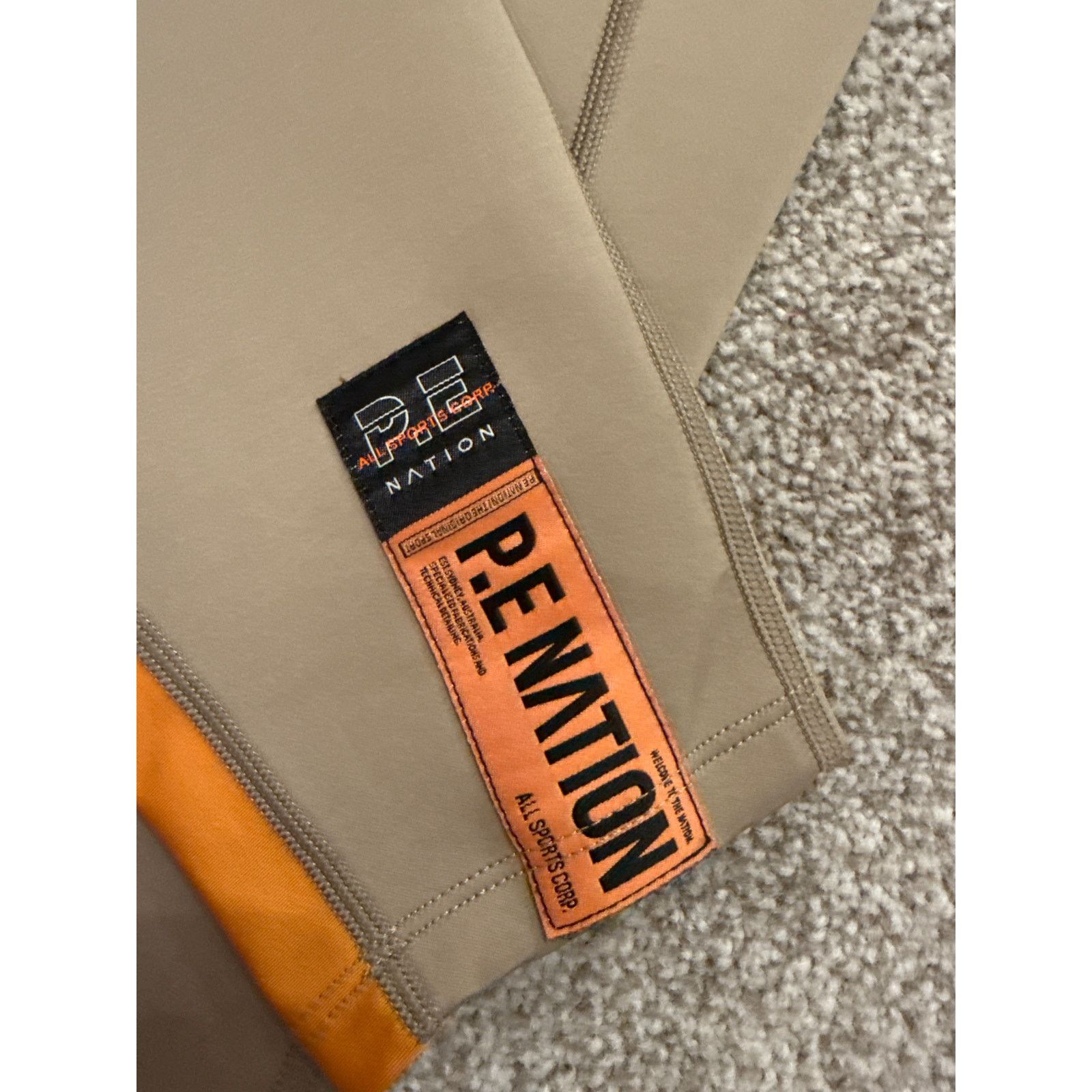 Peloton Peloton P.E. Nation Matte Finish Coastline Legging in Kelp,S Size 27" / US 4 / IT 40 - 9 Thumbnail