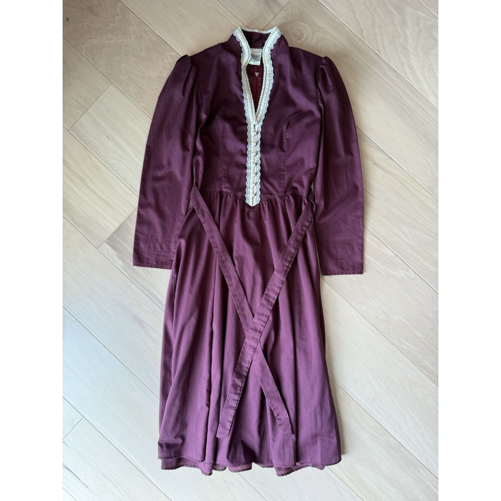 Vintage Vintage Gunne Sax Dress Women's S Maroon Lace and Taffeta Size S / US 4 / IT 40 - 2 Thumbnail