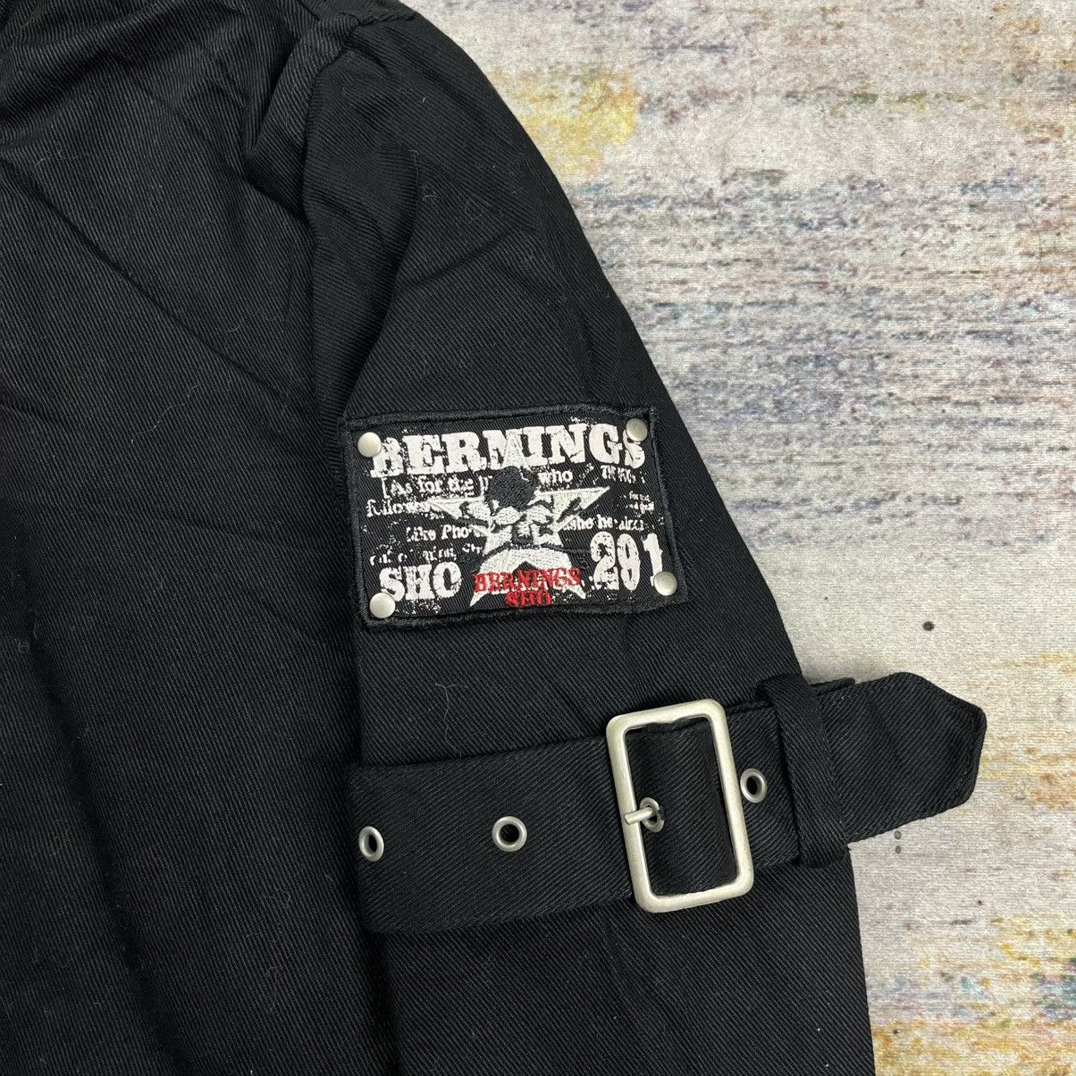 Le Grande Bleu (L.G.B.) Berning sho trim fur hood bondage clasp fireman jacket vkei Size US M / EU 48-50 / 2 - 5 Thumbnail