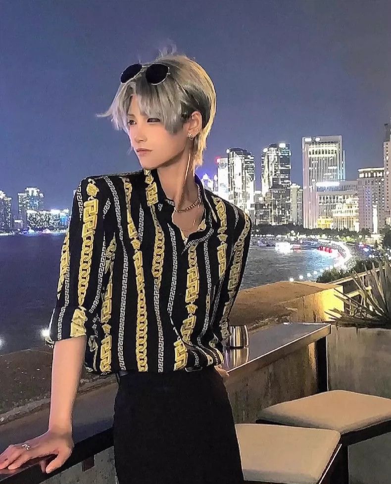 Versace Versace Black gold striped mulberry silk shirt Size US M / EU 48-50 / 2 - 7 Thumbnail