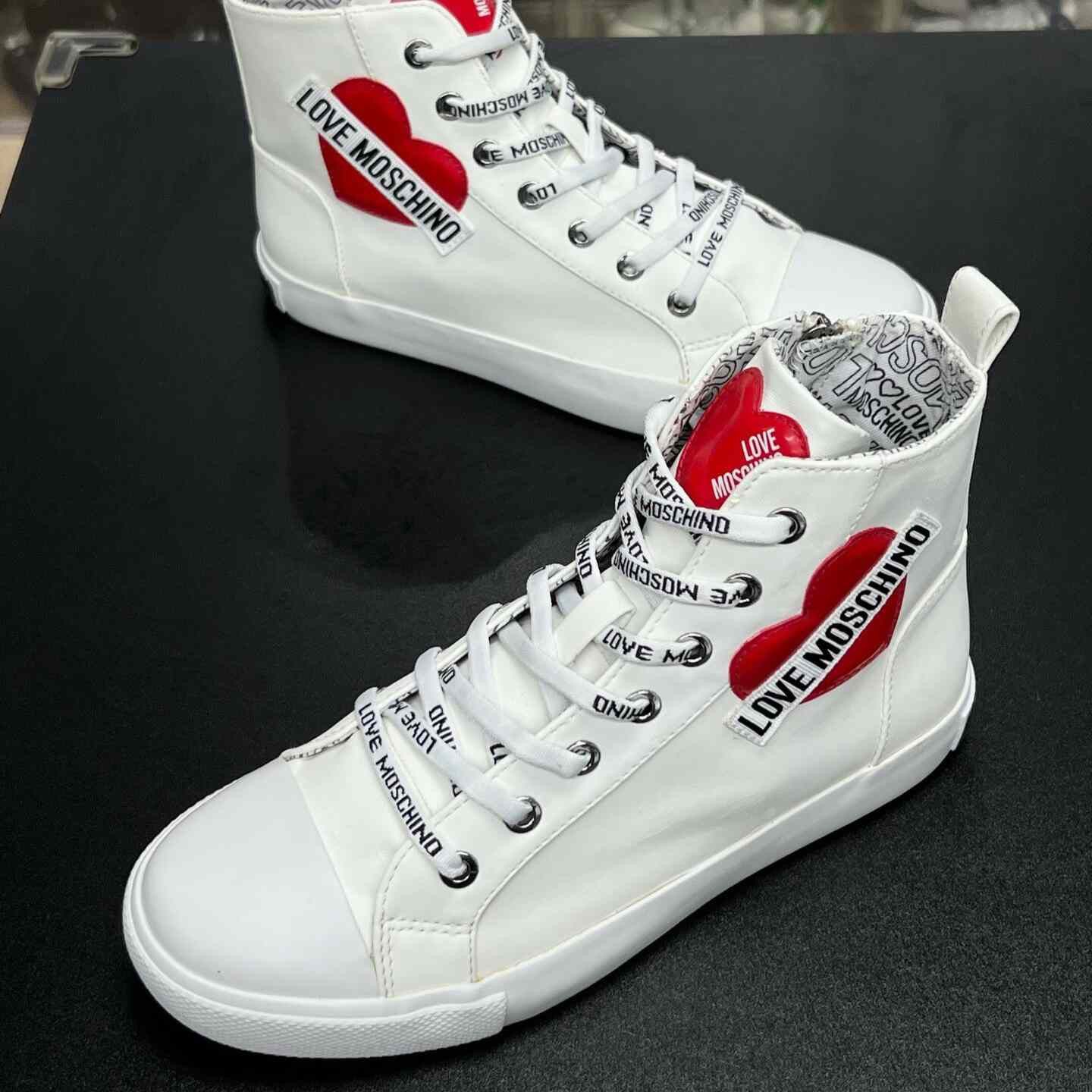 Other White Shoes Low Top High Top Basketball Size US 5 / EU 37 - 1 Thumbnail