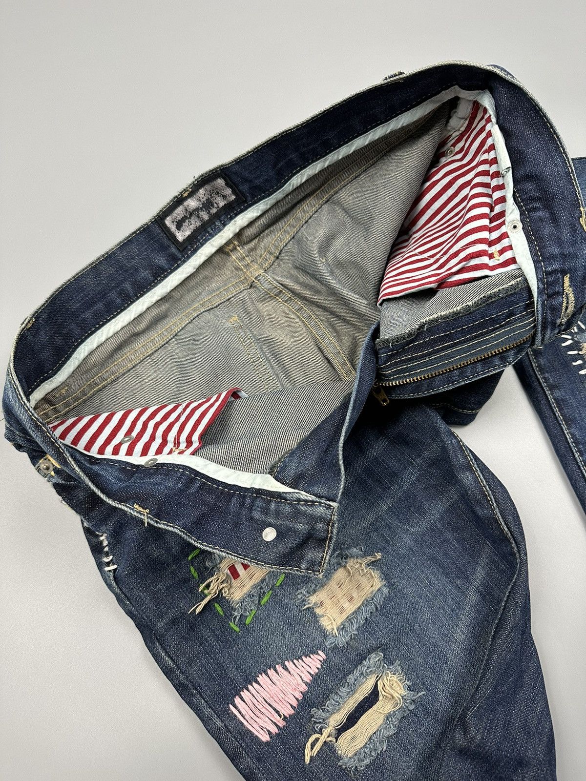 If Six Was Nine × Le Grande Bleu (L.G.B.) Distressed Japanese Brand Sashiko Patchwork Denim Size US 31 - 8 Thumbnail