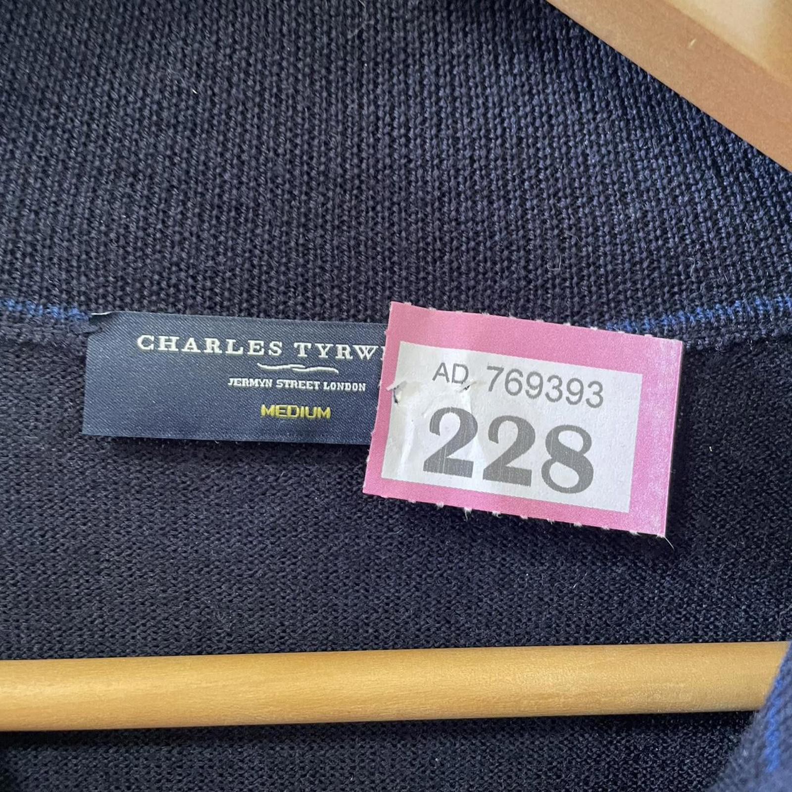 Charles Tyrwhitt Charles Tyrwhitt Men's Navy and Blue Jumper Size US M / EU 48-50 / 2 - 3 Thumbnail