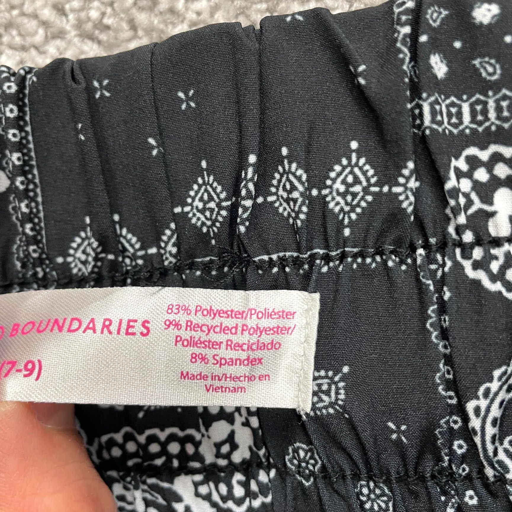 Vintage No Boundaries Active Shorts Women Juniors Medium Black White Pasiley Running 29x2 Size 32" / US 10 / IT 46 - 4 Thumbnail