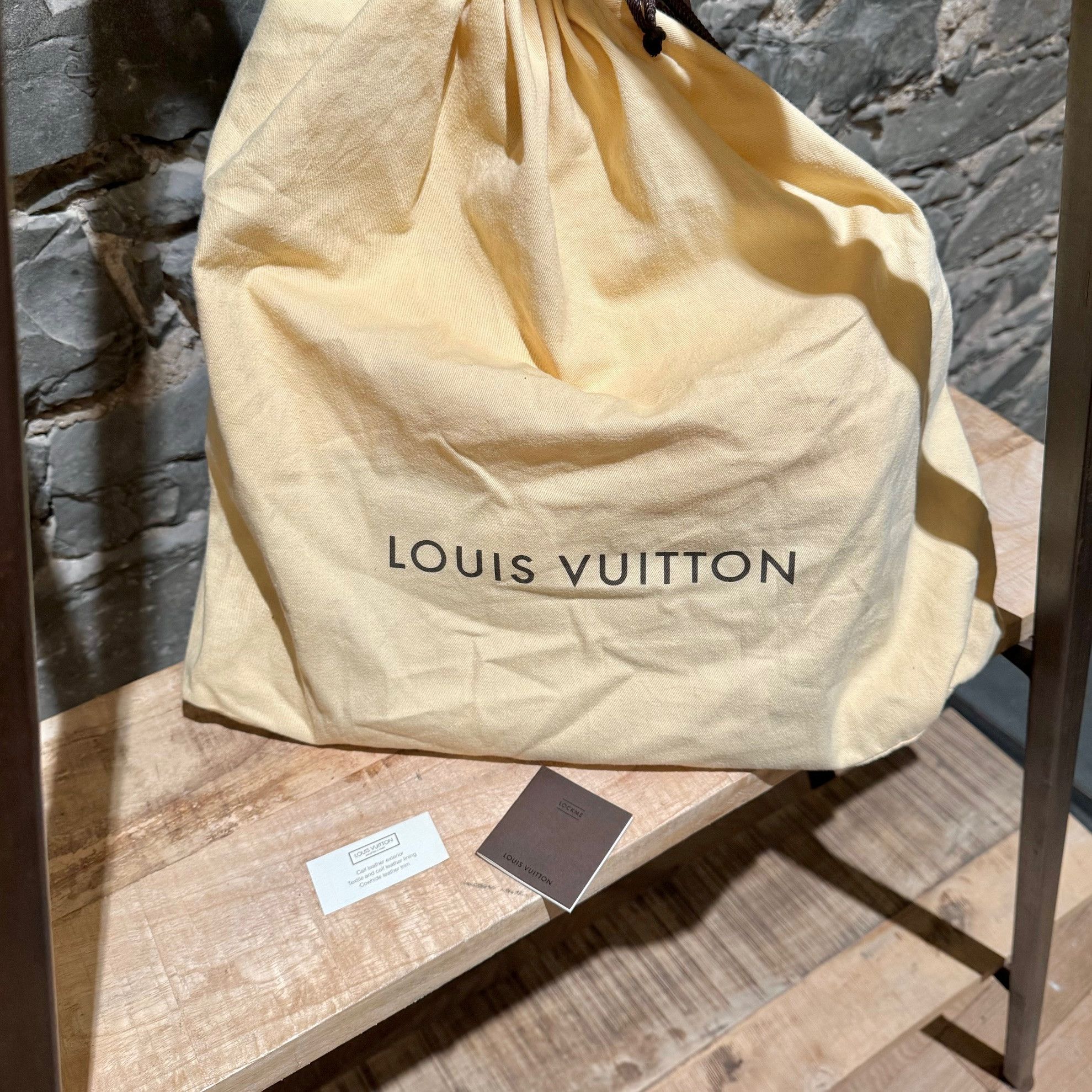 Louis Vuitton Louis Vuitton 2015 Black Vanilla Lockme MM Bag Size ONE SIZE - 14 Thumbnail