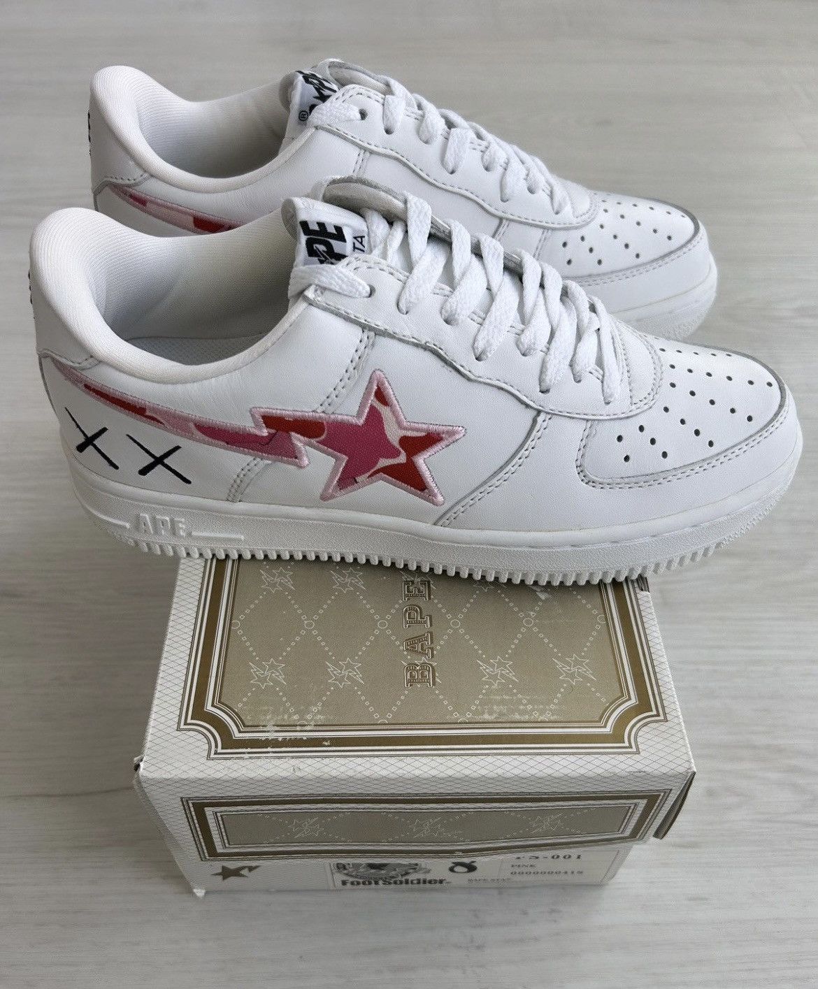 Bape × Kaws VERY RARE OG 2005 A BATHING APE X KAWS PINK CAMO BAPESTA Size US 8 / EU 41 - 3 Thumbnail