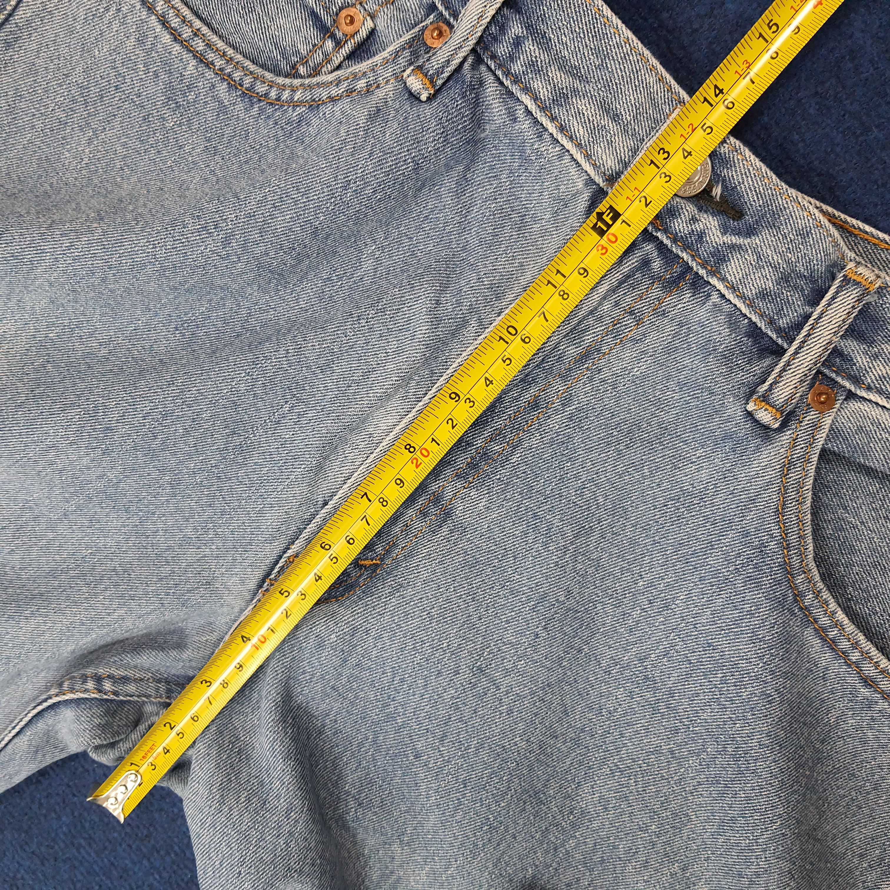 Levi's VINTAGE 90s LEVI'S 550 Distressed Light Wash Jeans C272N7 Size US 36 / EU 52 - 15 Thumbnail
