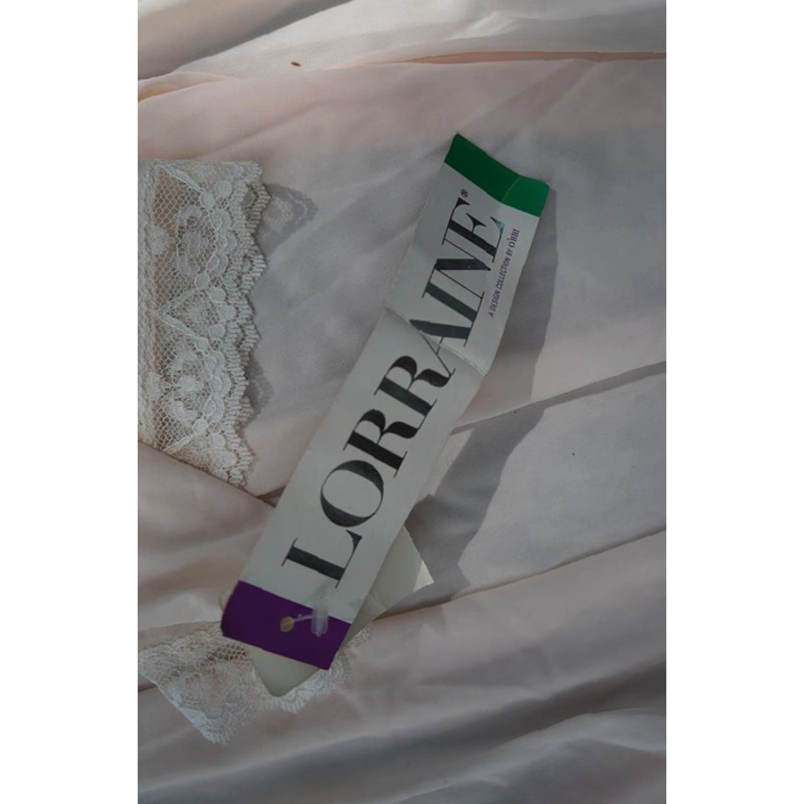Vintage VINTAGE Lorraine Nightgown Women Embroidered Flowers White M Nightgown Womens Lorraine Nightgown Size M White Embroidered Flowers Vintage Women Size ONE SIZE - 4 Thumbnail