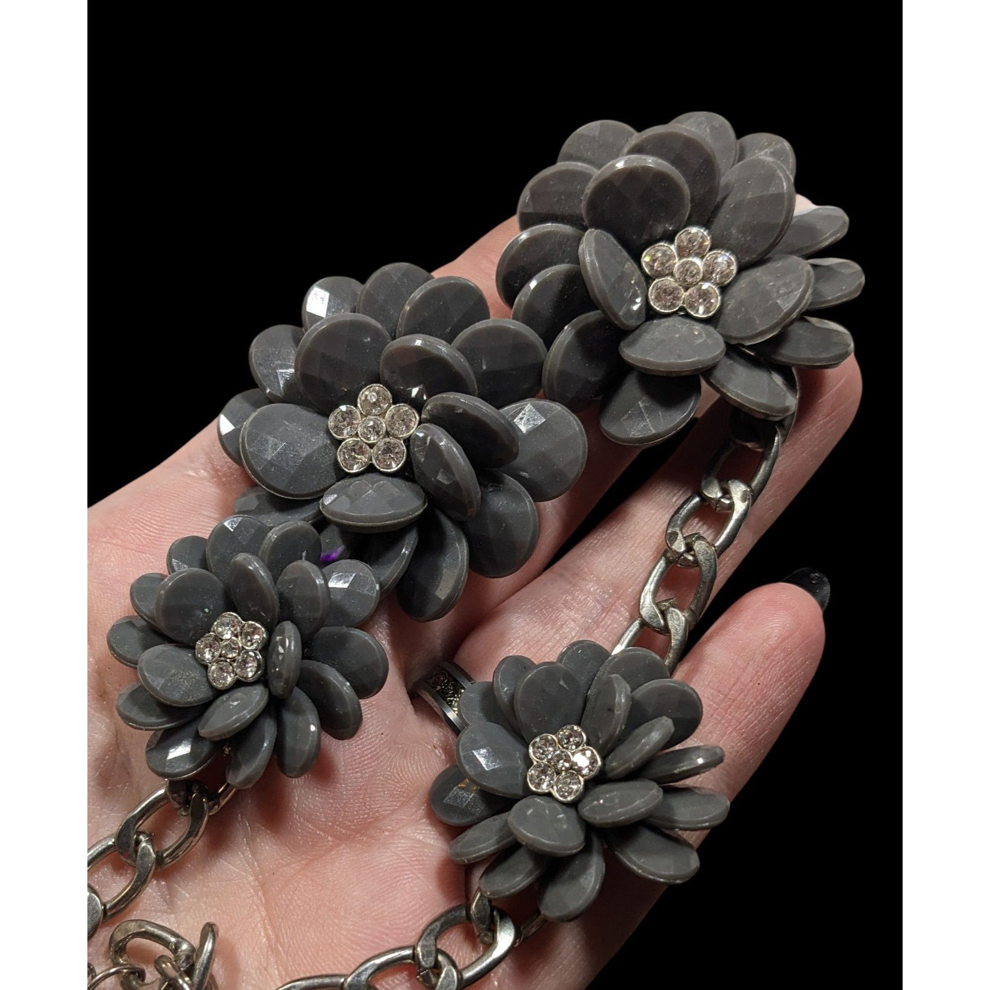 Other Floral Cottagecore Grey And Silver Tone Necklace With Rhines Size ONE SIZE - 4 Thumbnail