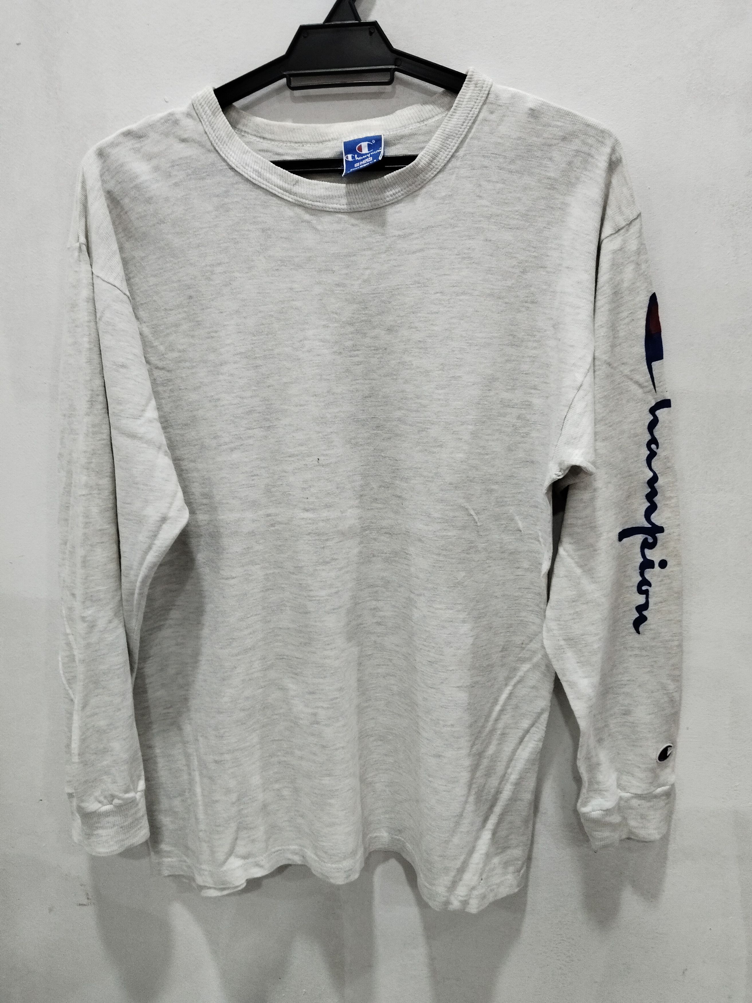 Champion Vintage Champion Side Logo Made in USA tshirt Size US M / EU 48-50 / 2 - 1 Thumbnail