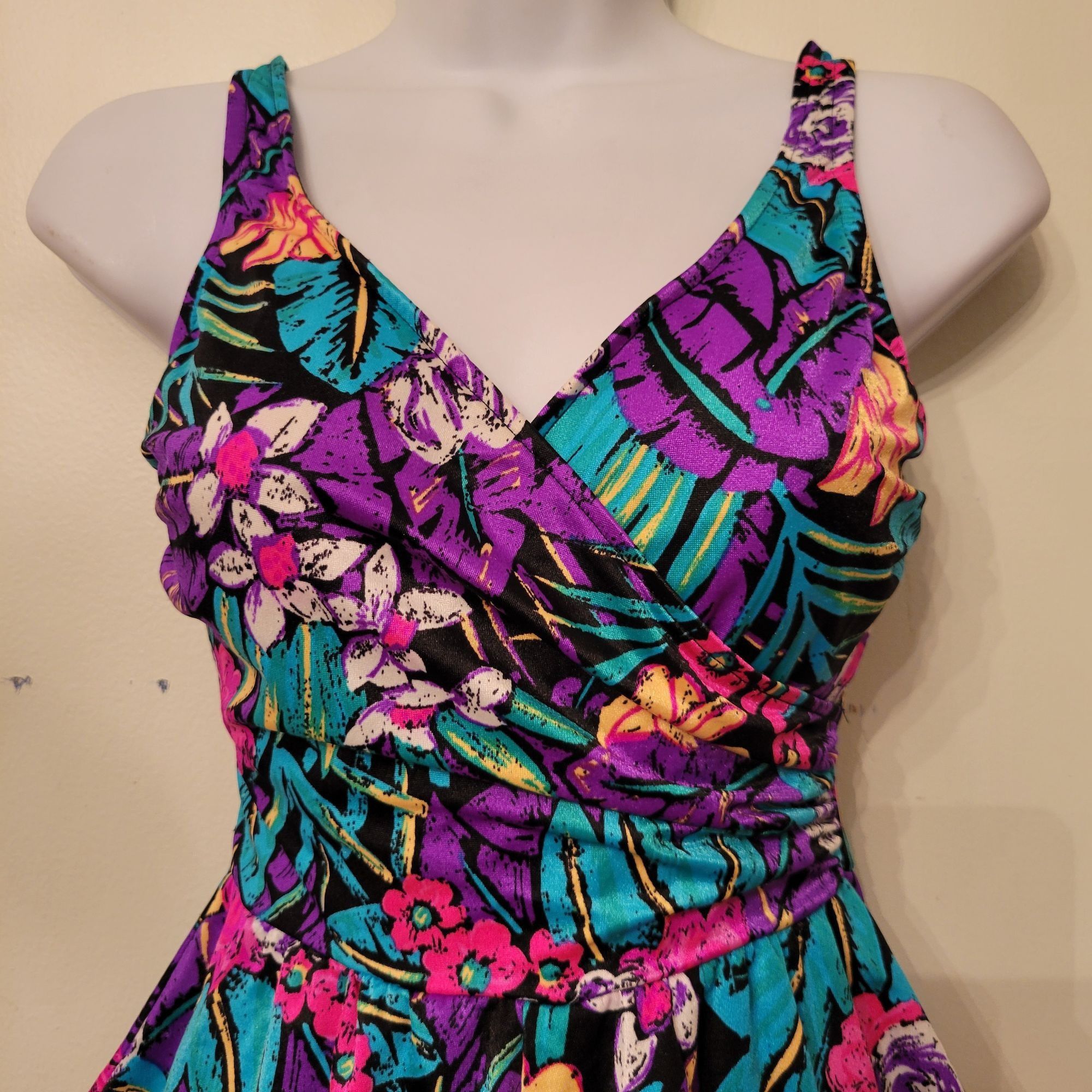 Vintage Vintage Mainstream Floral Swimsuit 10 Full Coverage One Piec Size ONE SIZE - 12 Thumbnail