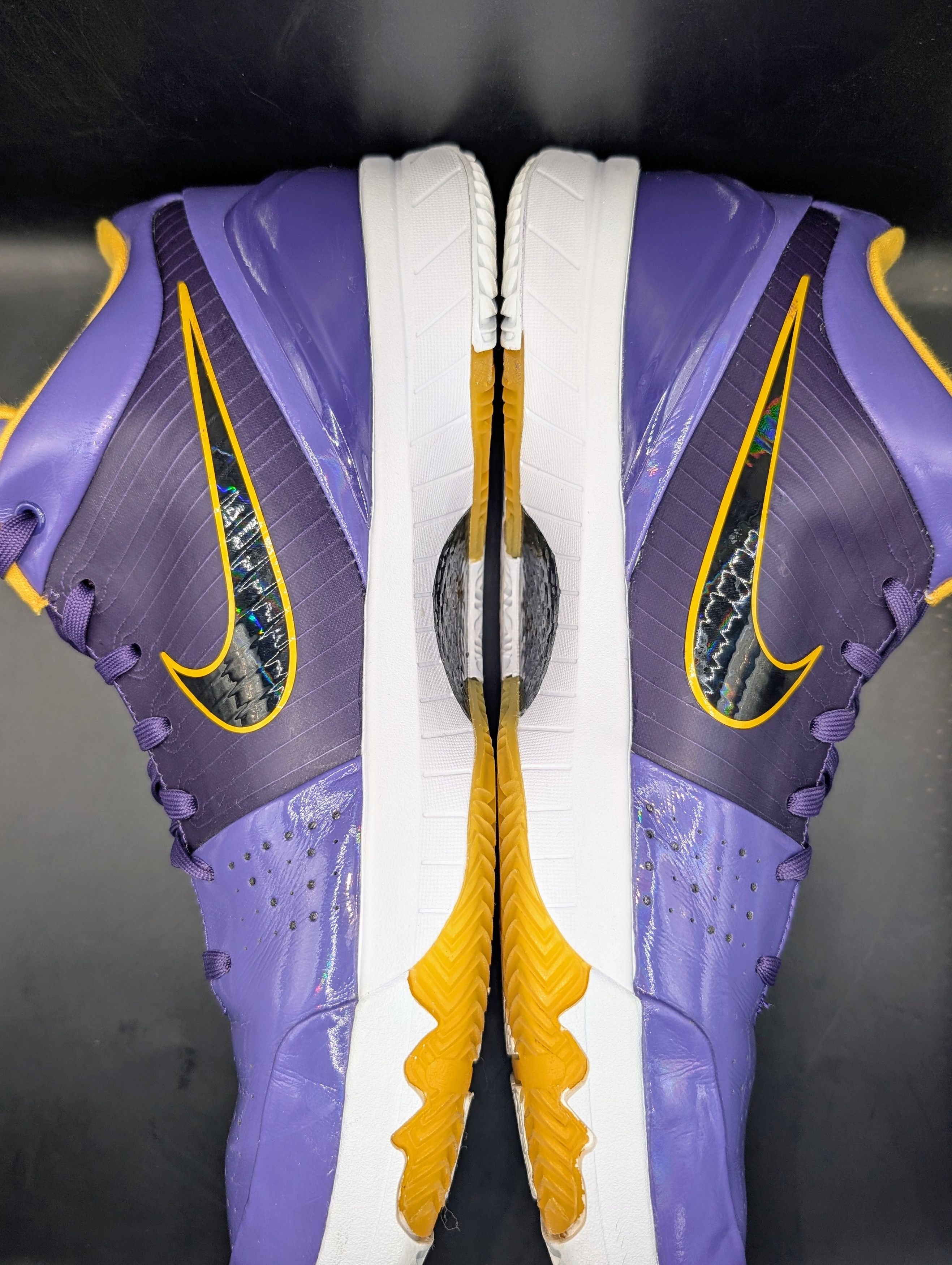 Nike Nike Undefeated x Kobe 4 Protro Court Purple LA Lakers VNDS Size US 13 / EU 46 - 9 Thumbnail