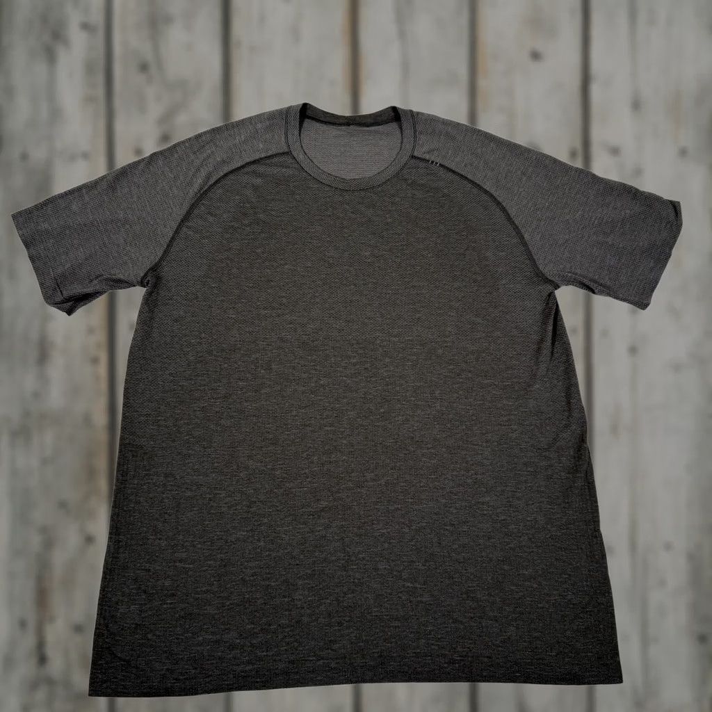 Lululemon Lululemon Shirt Mens Large Gray Metal Vent Tech Seamless Running Tee Performance Size US L / EU 52-54 / 3 - 1 Thumbnail