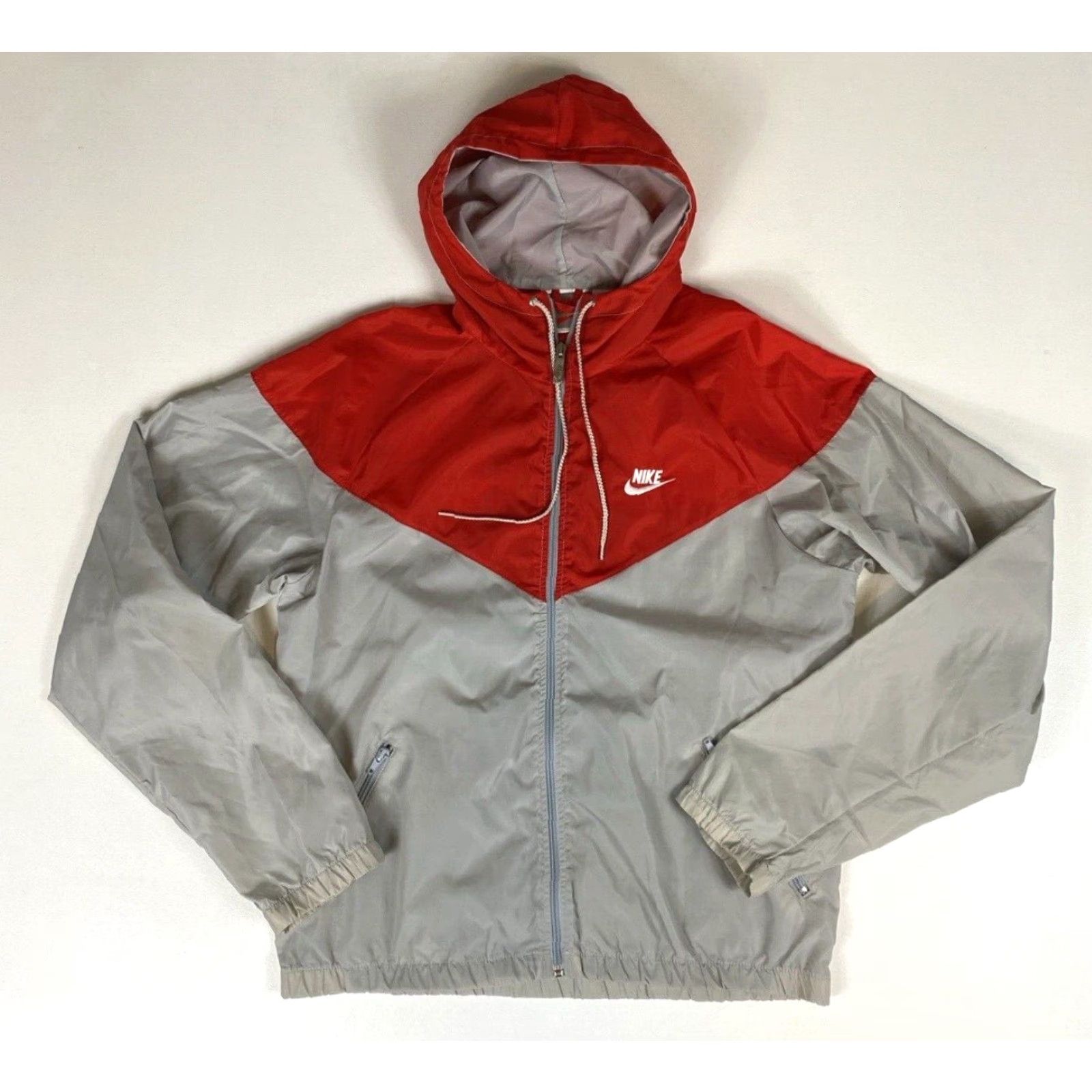 Nike VINTAGE Nike Windbreaker Jacket Hooded Nylon Sz M Gray Red 80s 90s Mens Lightweight Regular Zip Pockets Running Jogging Walking Size US M / EU 48-50 / 2 - 2 Thumbnail