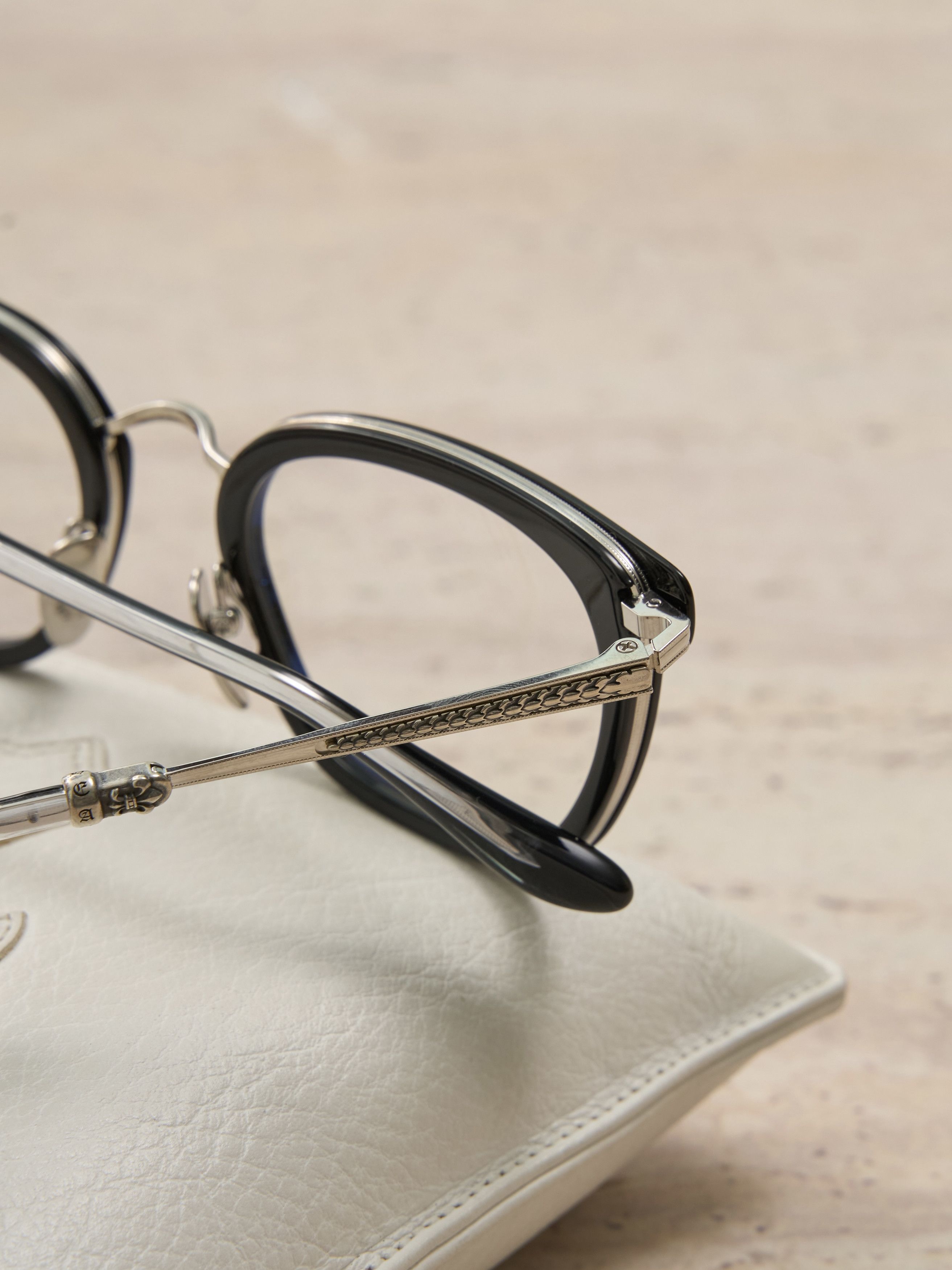 Chrome Hearts CHROME HEARTS STRAPADICTOME BLACK/ SHINY SILVER Size ONE SIZE - 6 Thumbnail