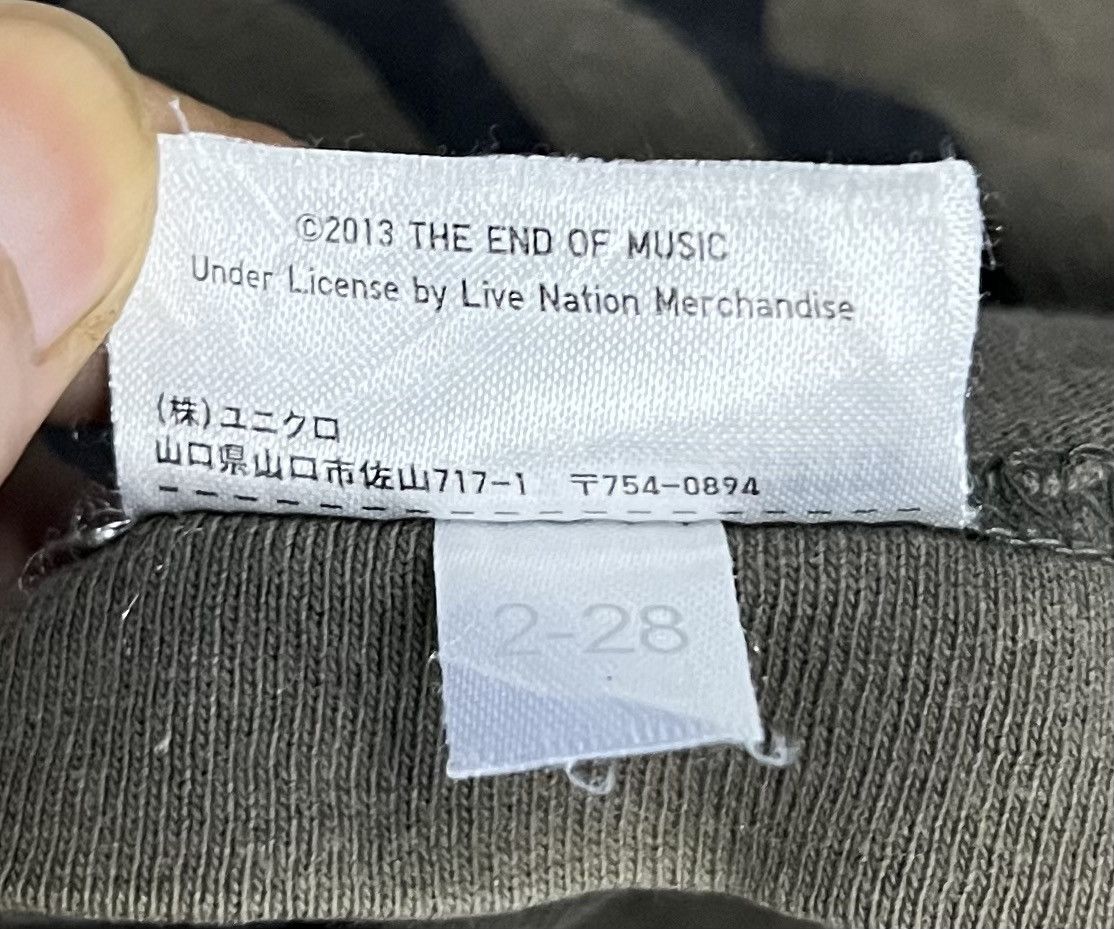 Nirvana × Uniqlo VINTAGE UNIQLO KURT COBAIN 2013 THE END OF MUSIC SHIRT Size US L / EU 52-54 / 3 - 9 Thumbnail
