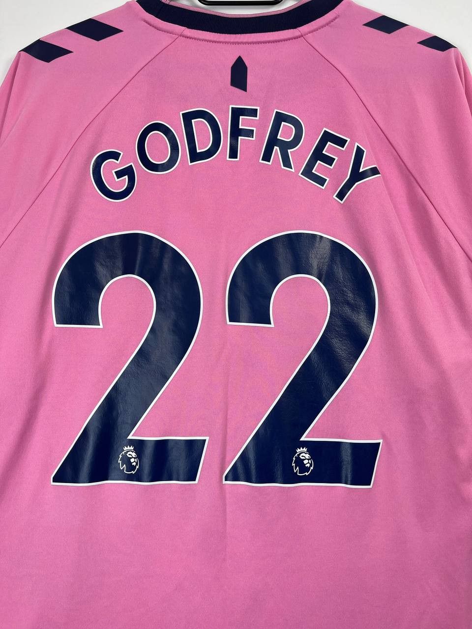 Other Everton FC Away Pink Jersey 2022/23 Godfrey #22 Hummel XL Size US XL / EU 56 / 4 - 6 Thumbnail