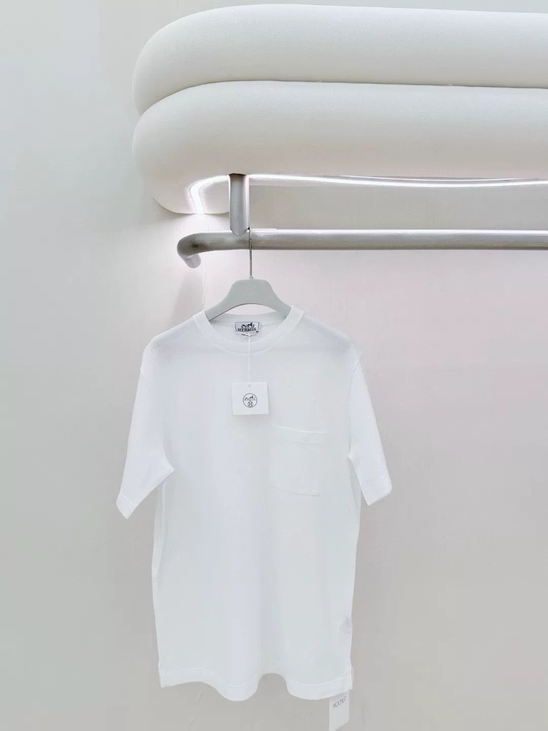 Hermes Hermes White Pocket Short Sleeve T-shirt S Size US S / EU 44-46 / 1 - 1 Thumbnail
