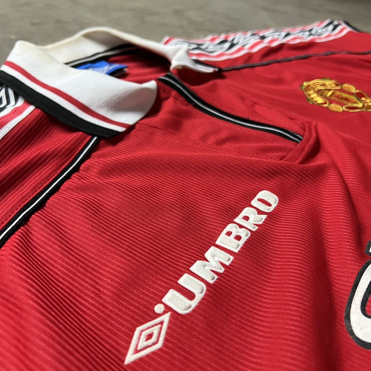 Umbro × Vintage Vintage 90’s FIFA Manchester United Umbro Soccer Jersey Size US L / EU 52-54 / 3 - 4 Thumbnail
