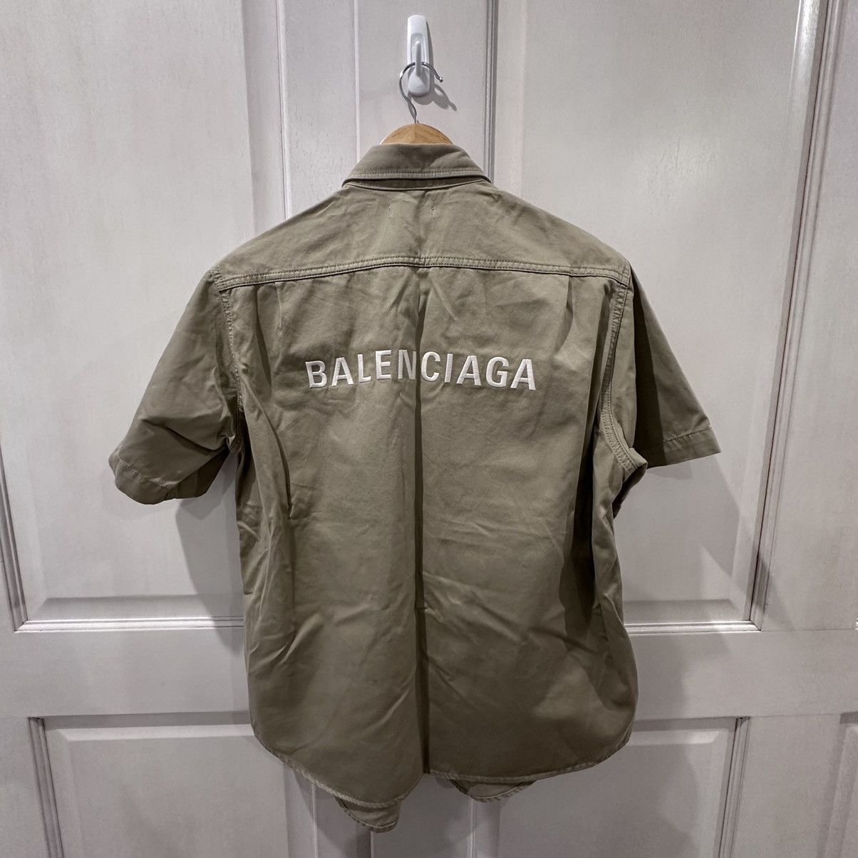 Balenciaga Balenciaga Back Logo Embroidered Short Sleeve Shirt Size US M / EU 48-50 / 2 - 3 Thumbnail