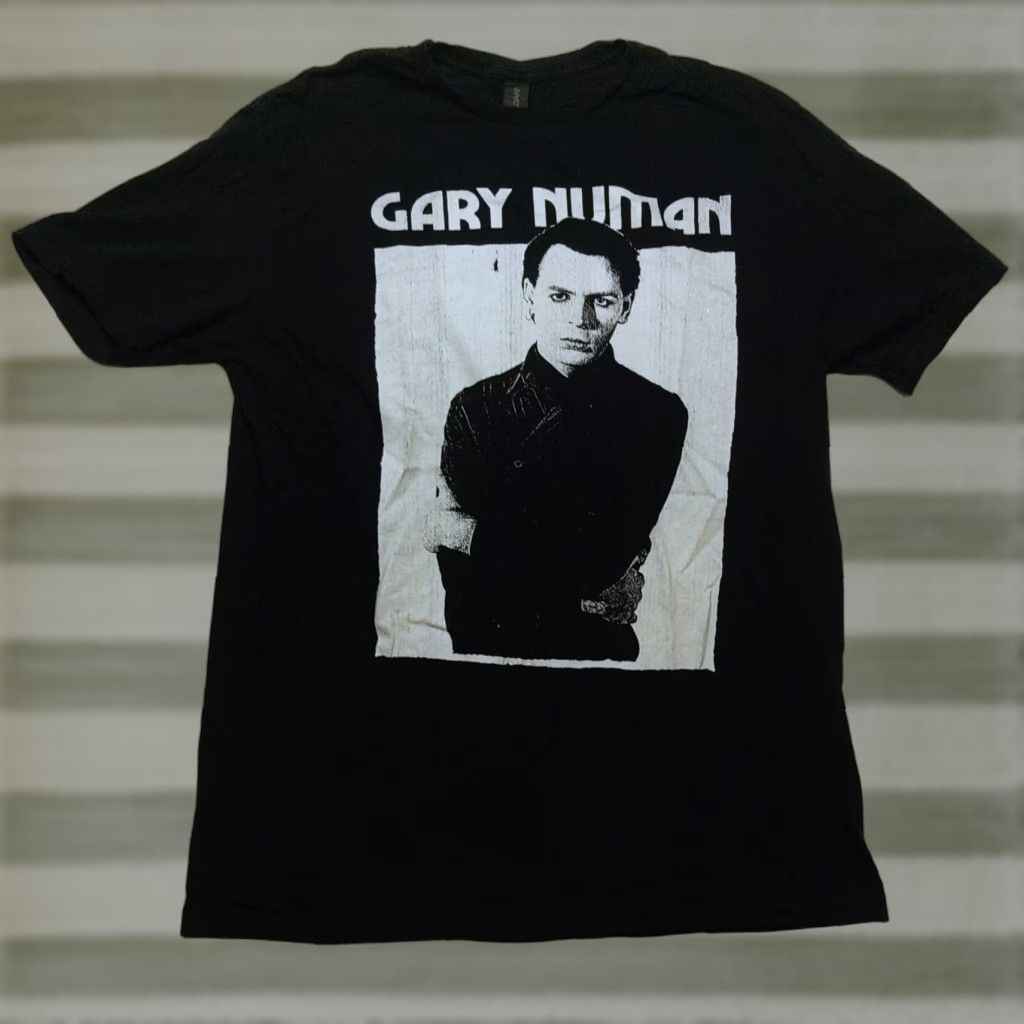 Gildan Gary Numan Classic 80s Tee T-Shirt Solid Black Cotton Gildan Large Mens Vintage Logo Accents Rock 80s 90s Cars Cartoon Music USA Shirt Size US L / EU 52-54 / 3 - 1 Thumbnail
