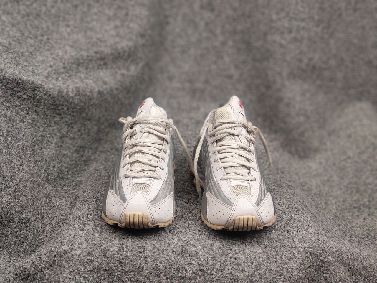 Nike Nike Shox R4 White Metallic Vintage Y2K Style Sneakers shoes Size US 5.5 / IT 35.5 - 7 Thumbnail
