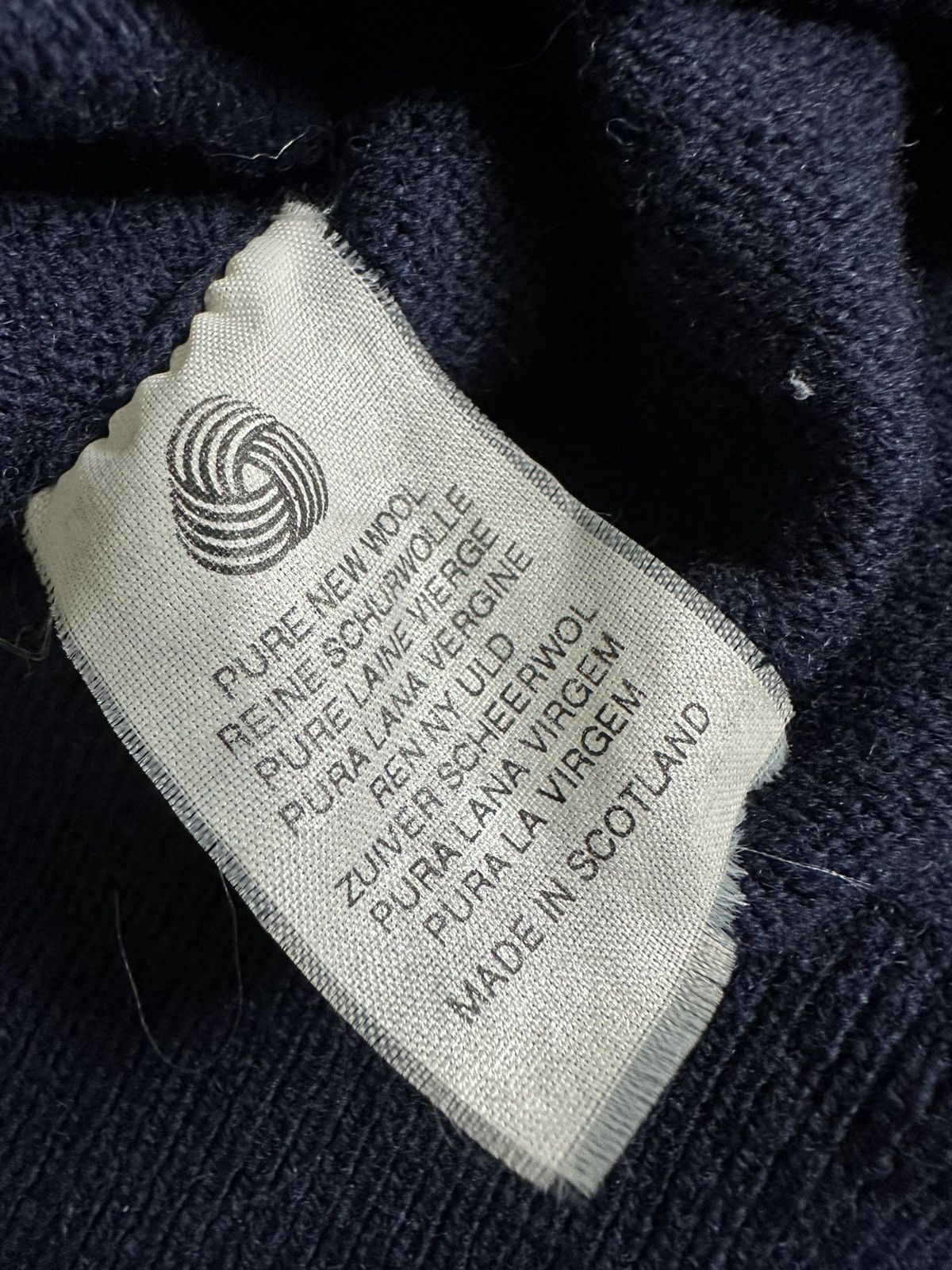 Burberry Vintage navy blue v-neck knit sweater Size US M / EU 48-50 / 2 - 6 Thumbnail