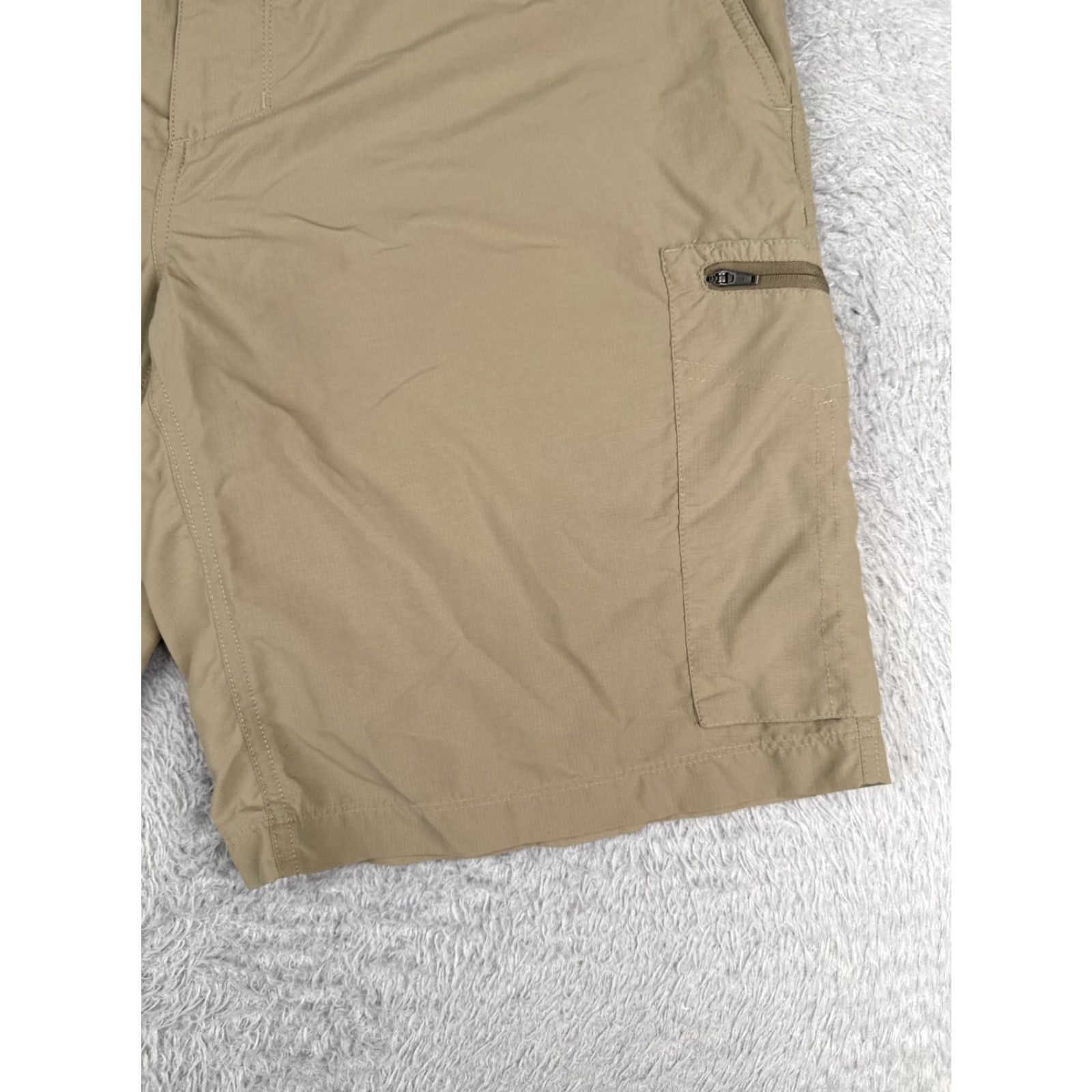 Vintage Columbia Shorts Mens 36 Beige Cargo Nylon Rip-Stop 36x10 Size US 36 / EU 52 - 2 Thumbnail