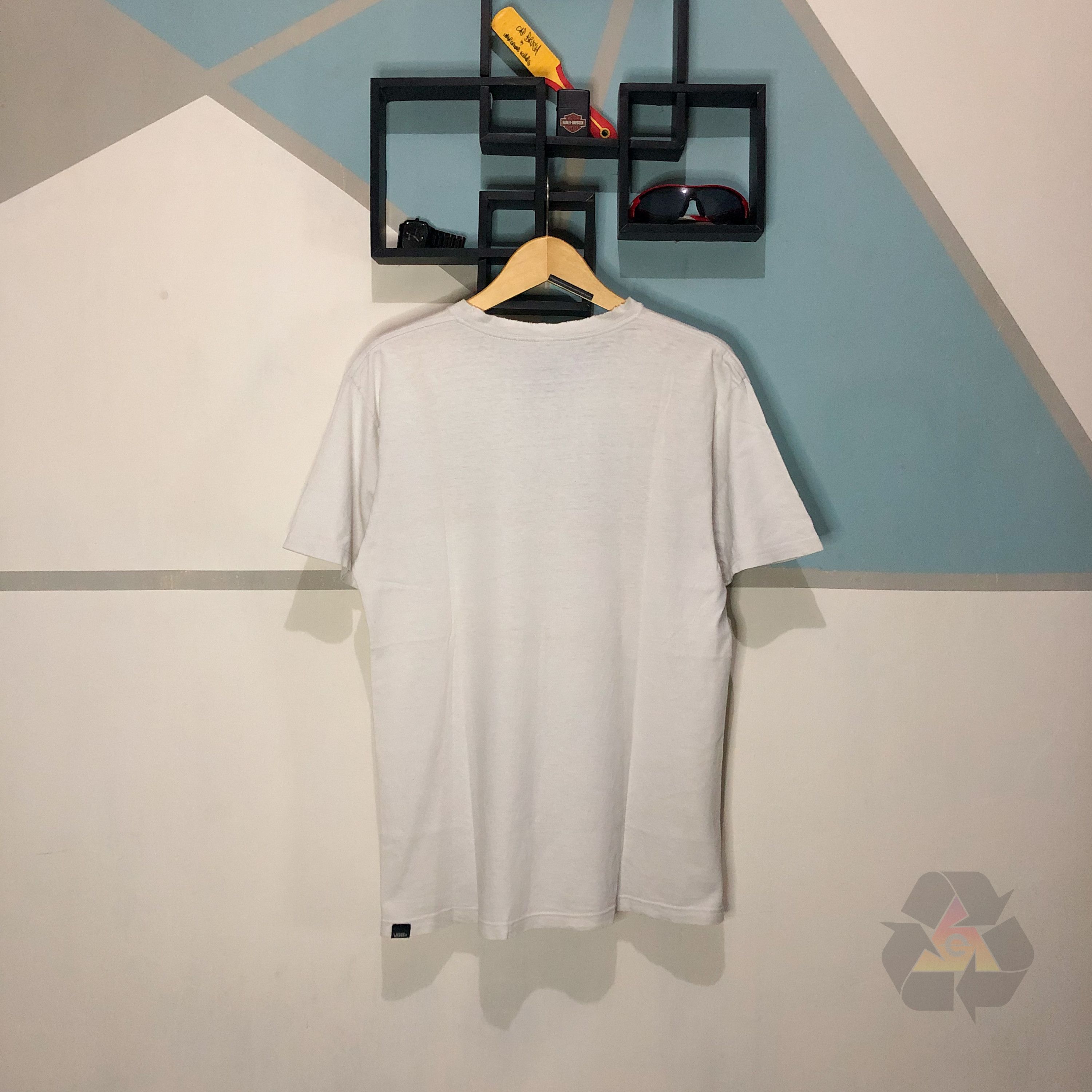 Vans Vintage Vans Off The Wall Classic Logo T-Shirt Size US M / EU 48-50 / 2 - 11 Thumbnail